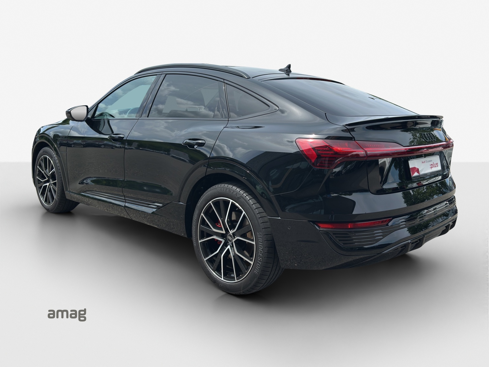 AUDI Q8 Sportback 55 e-tron Black Edition quattro-image-2