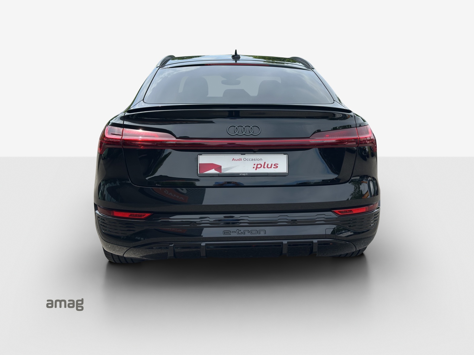 AUDI Q8 Sportback 55 e-tron Black Edition quattro-image-4