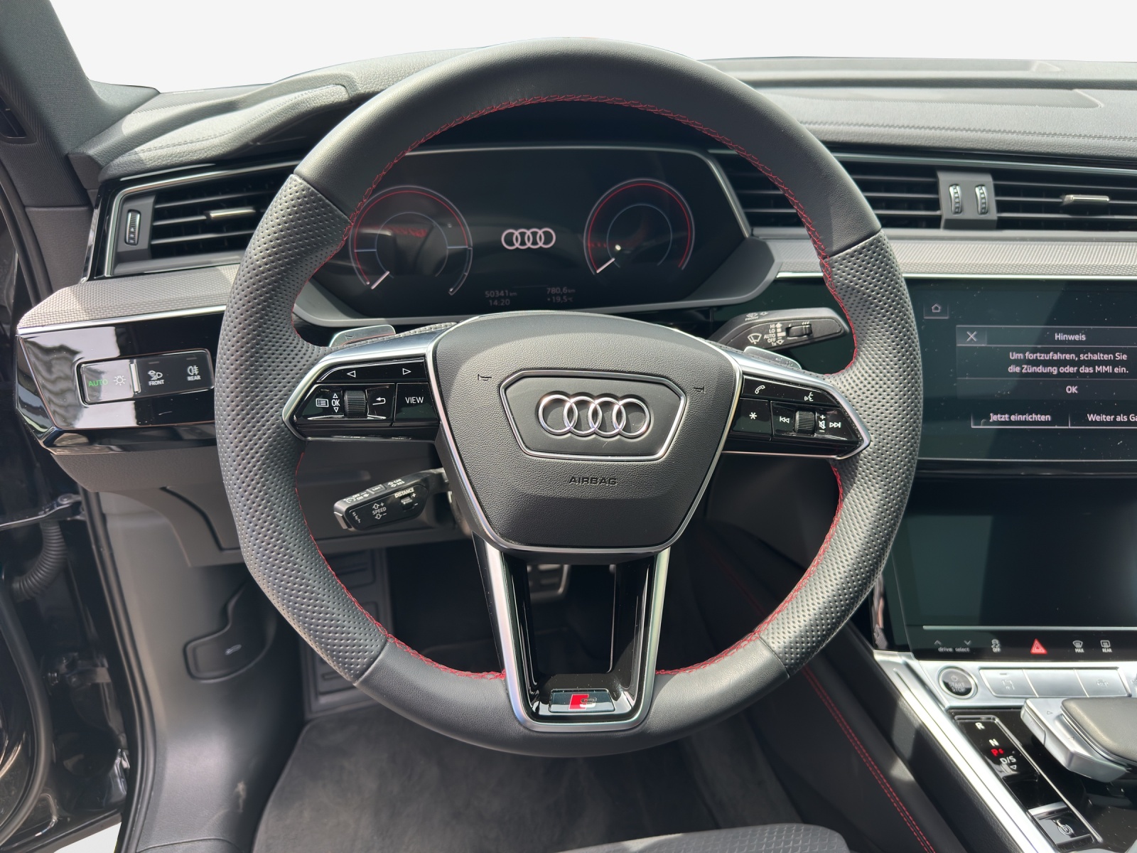 AUDI Q8 Sportback 55 e-tron Black Edition quattro-image-10