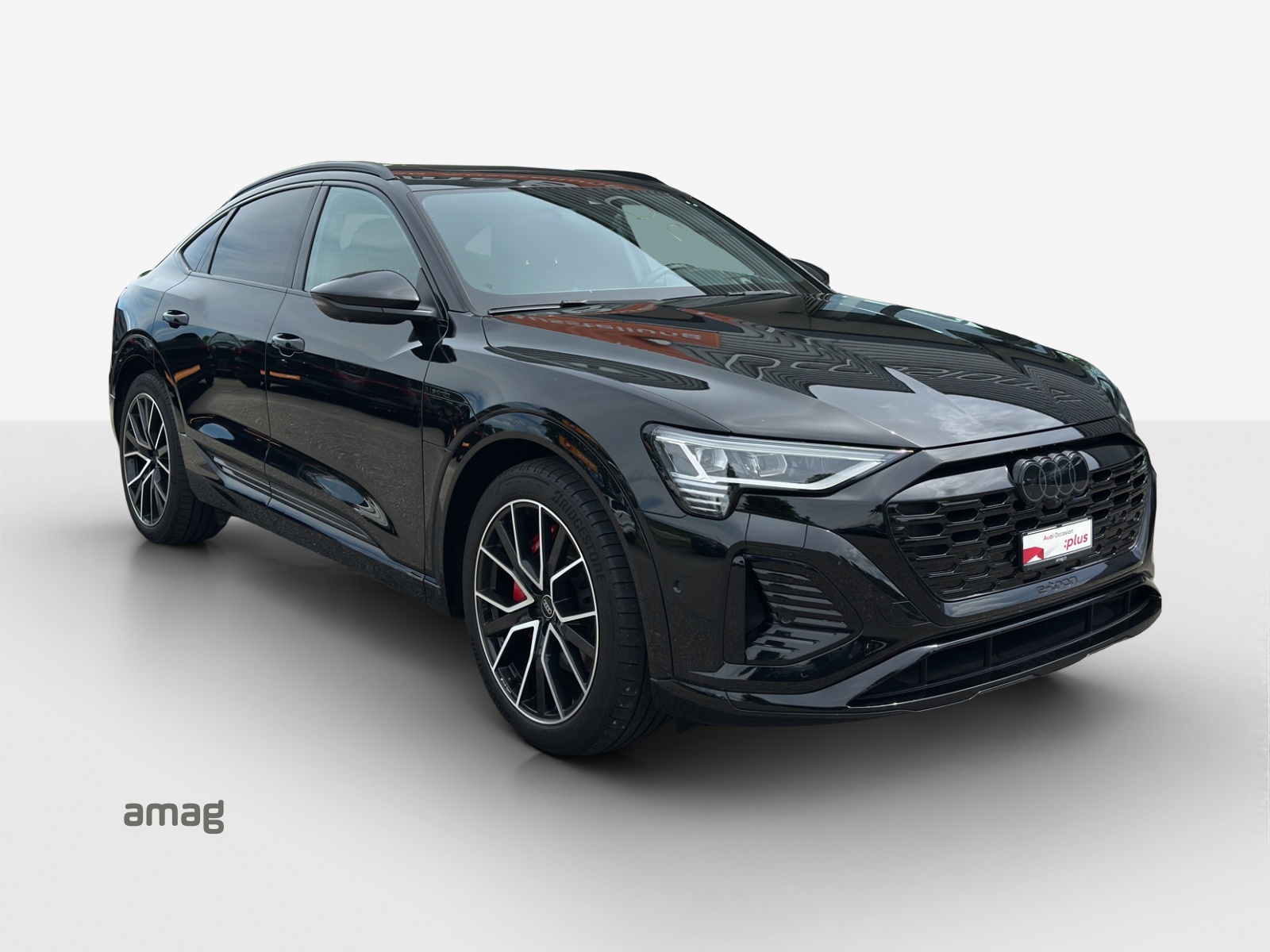 AUDI Q8 Sportback 55 e-tron Black Edition quattro-image-6