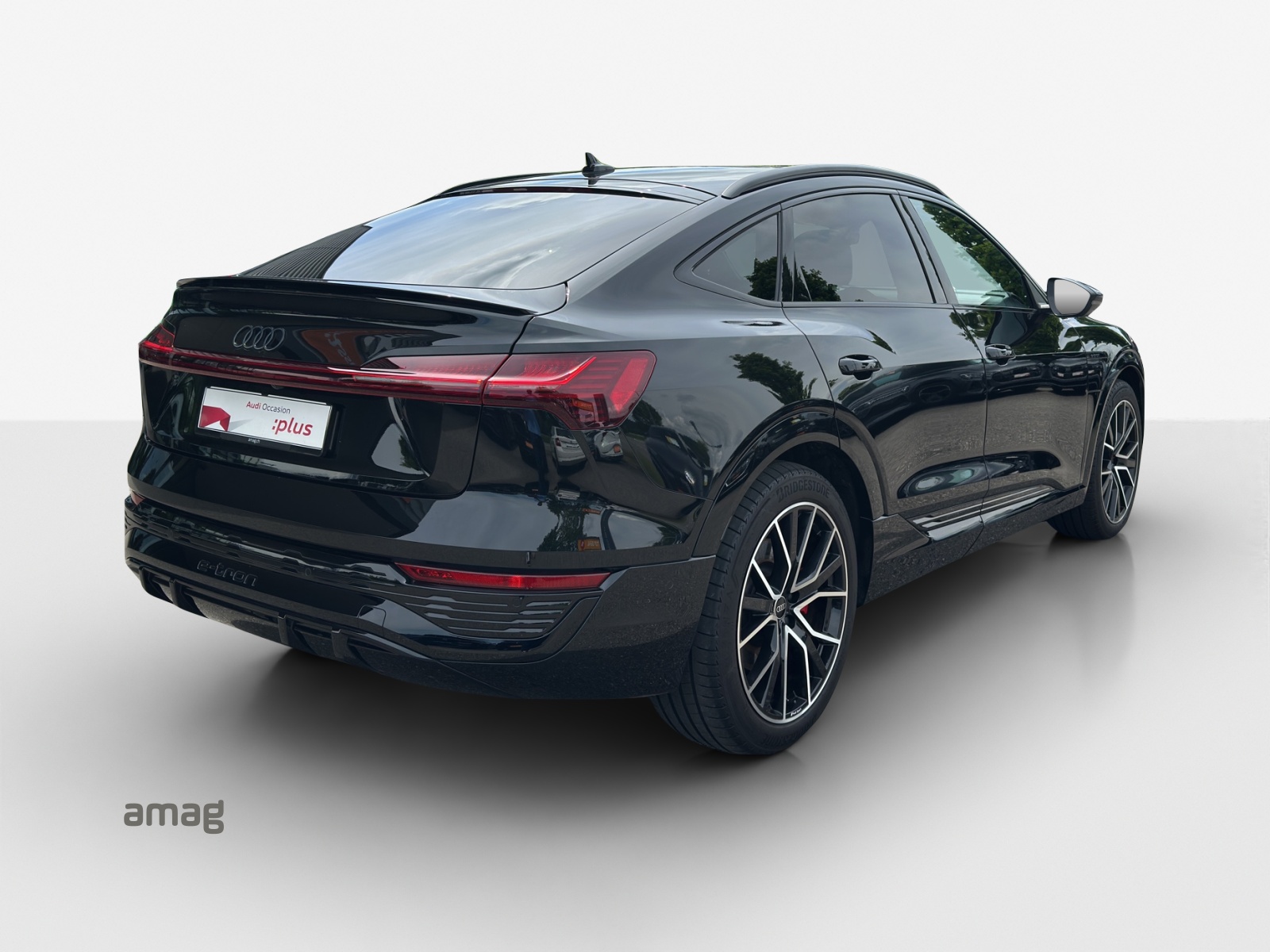 AUDI Q8 Sportback 55 e-tron Black Edition quattro-image-5