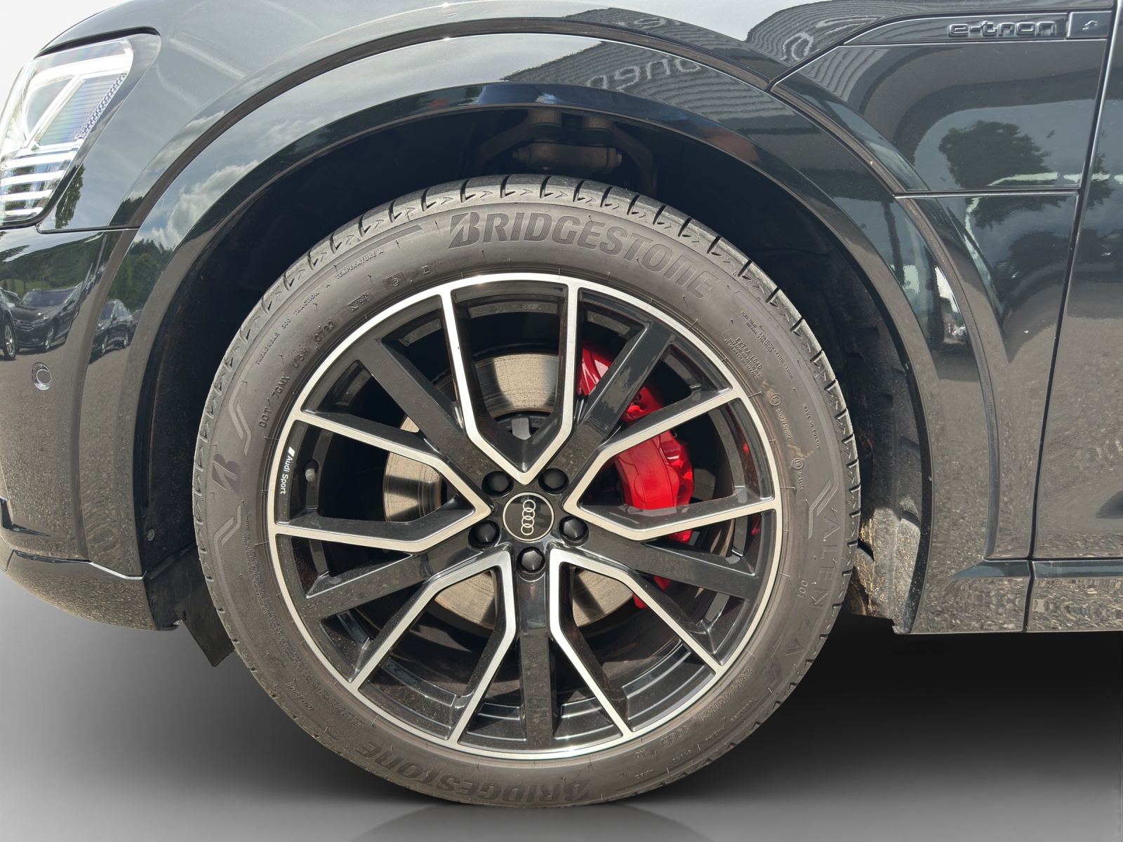 AUDI Q8 Sportback 55 e-tron Black Edition quattro-image-14