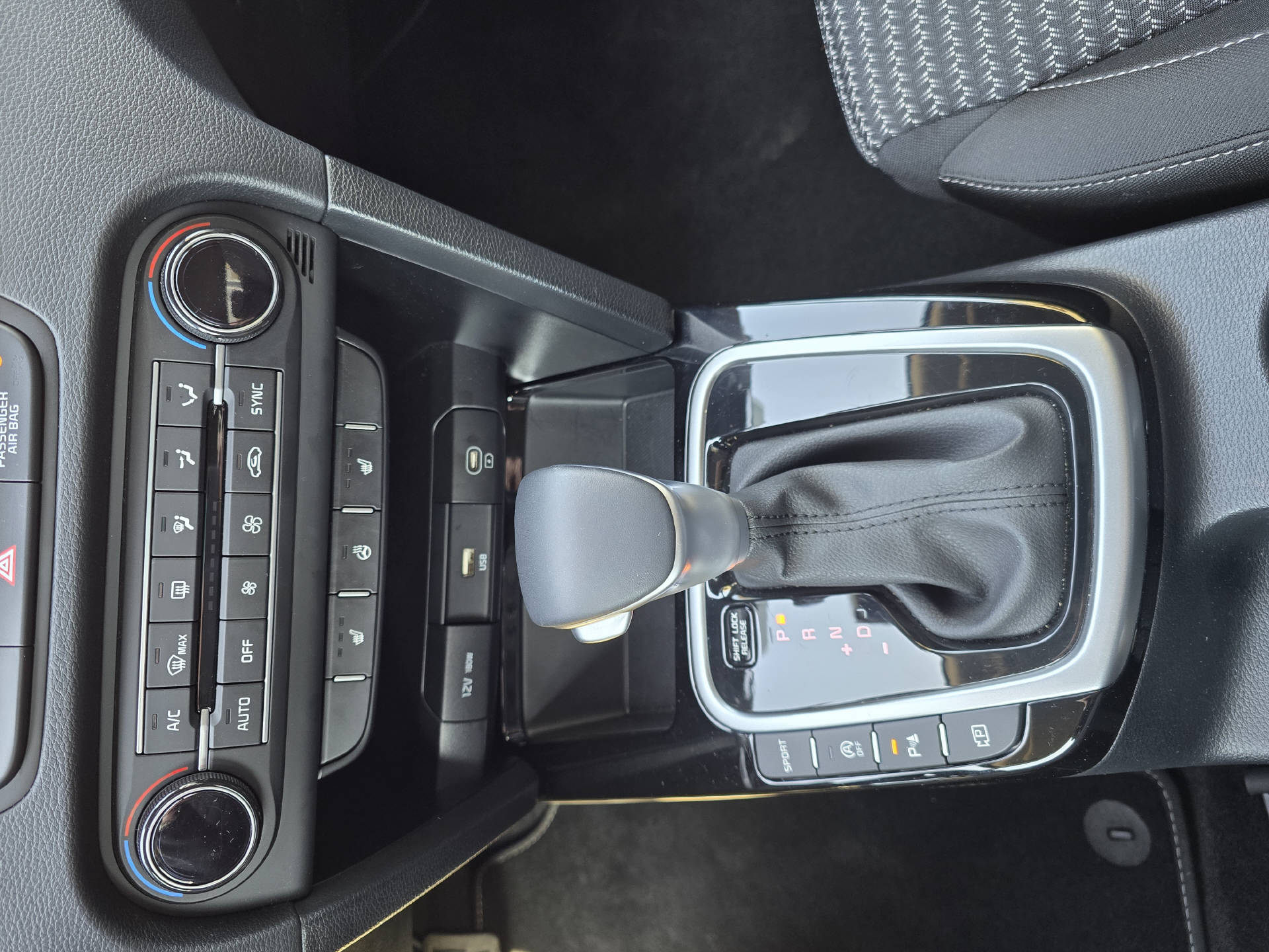 KIA Ceed SW 1.5 T-GDi Power-image-8