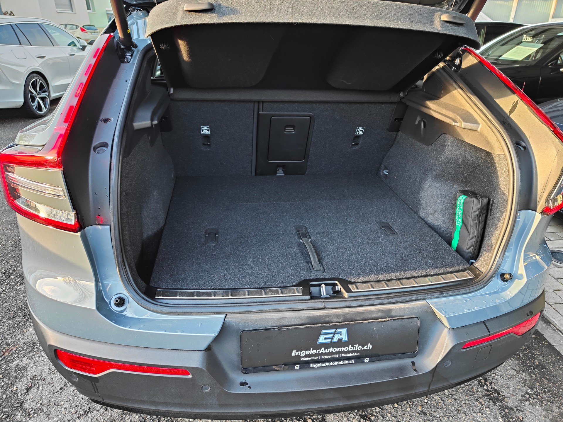 VOLVO C40 Recharge Twin-image-13