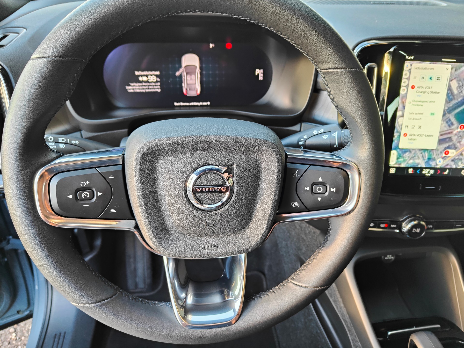 VOLVO C40 Recharge Twin-image-10