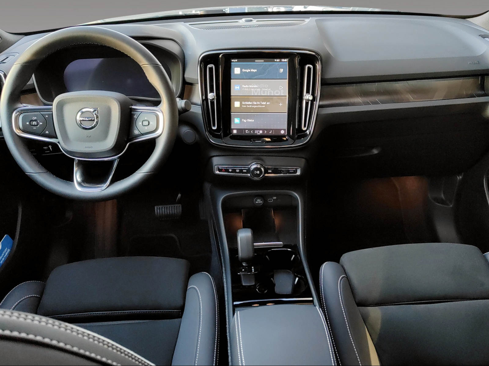VOLVO C40 Recharge Twin-image-9
