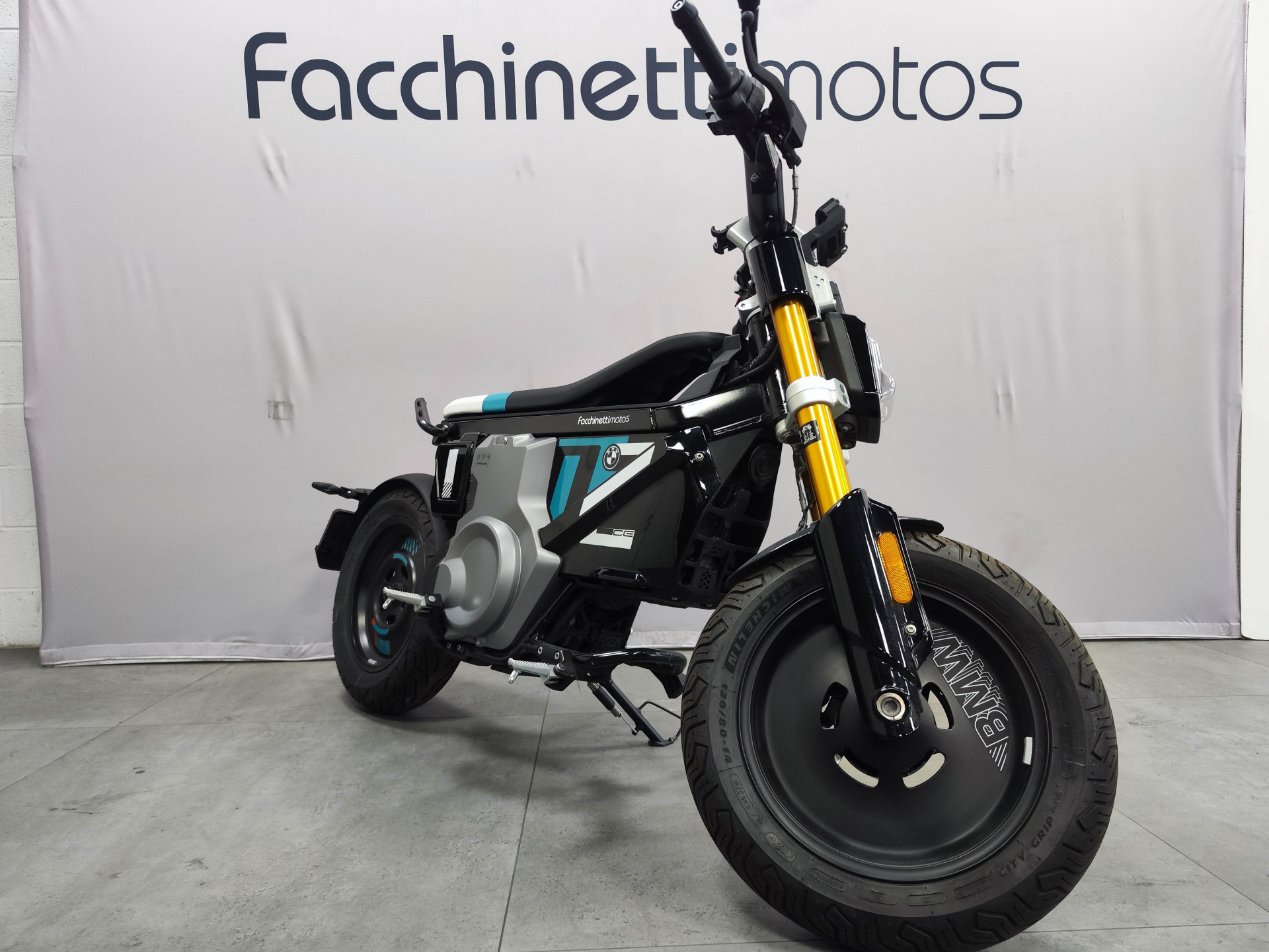 BMW CE 02 Highline *** version 4kW - Permis AM/A1 ***-showroom-element-1