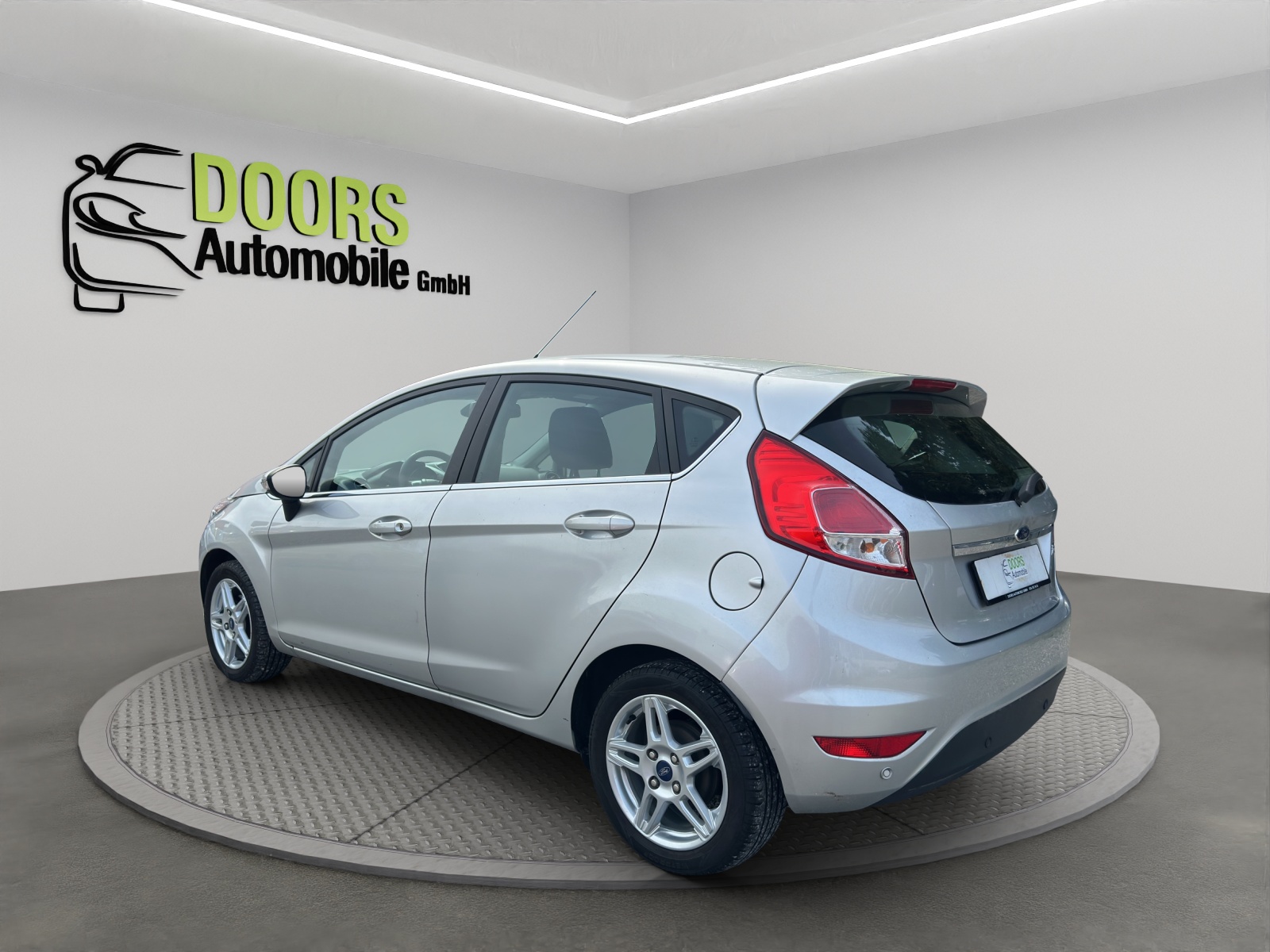 FORD Fiesta 1.6 Ti-VCT Trend PowerShift-image-4