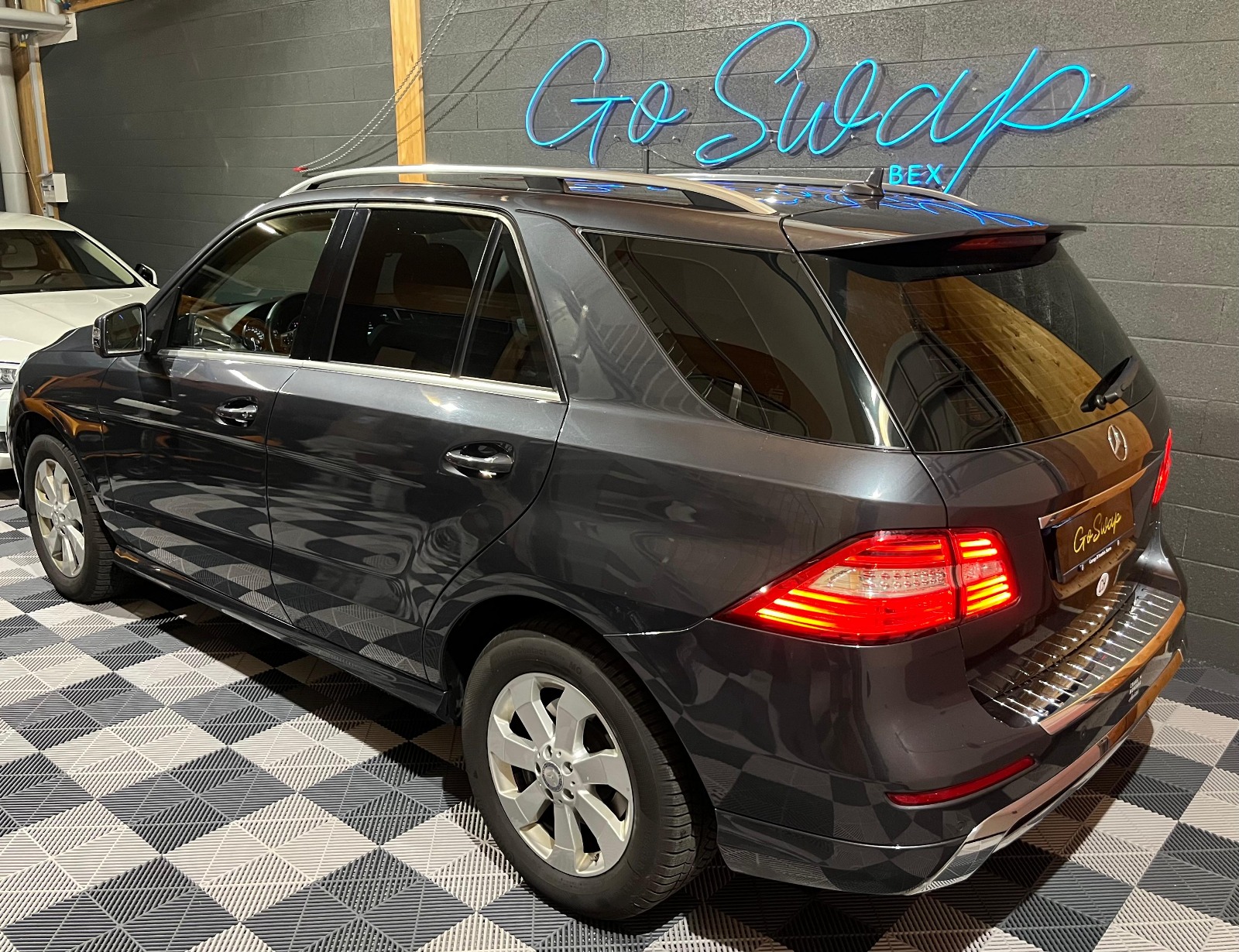 MERCEDES-BENZ ML 350 BlueTEC Executive 4Matic 7G-Tronic-image-7
