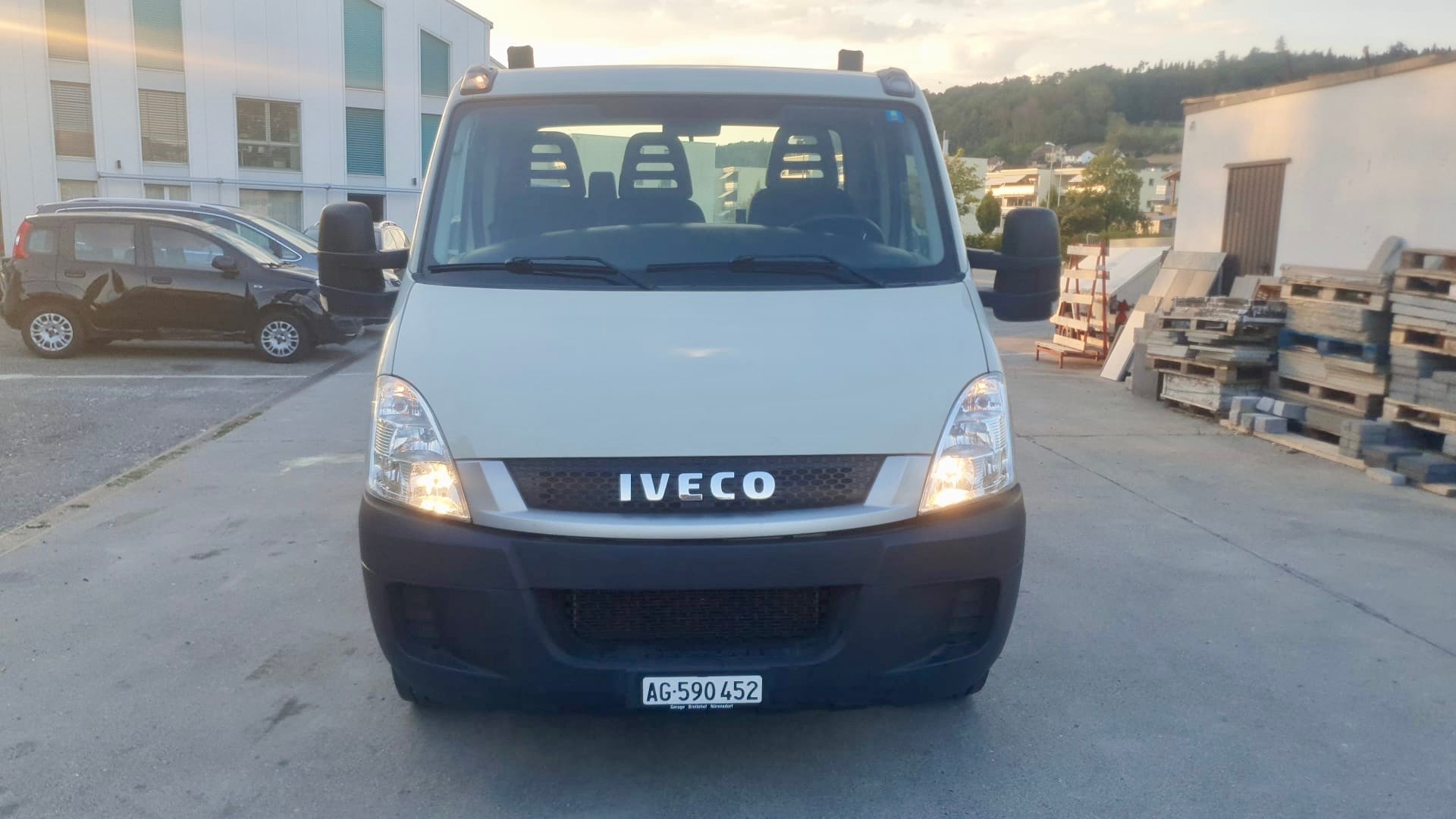 IVECO 35 C 15-image-2