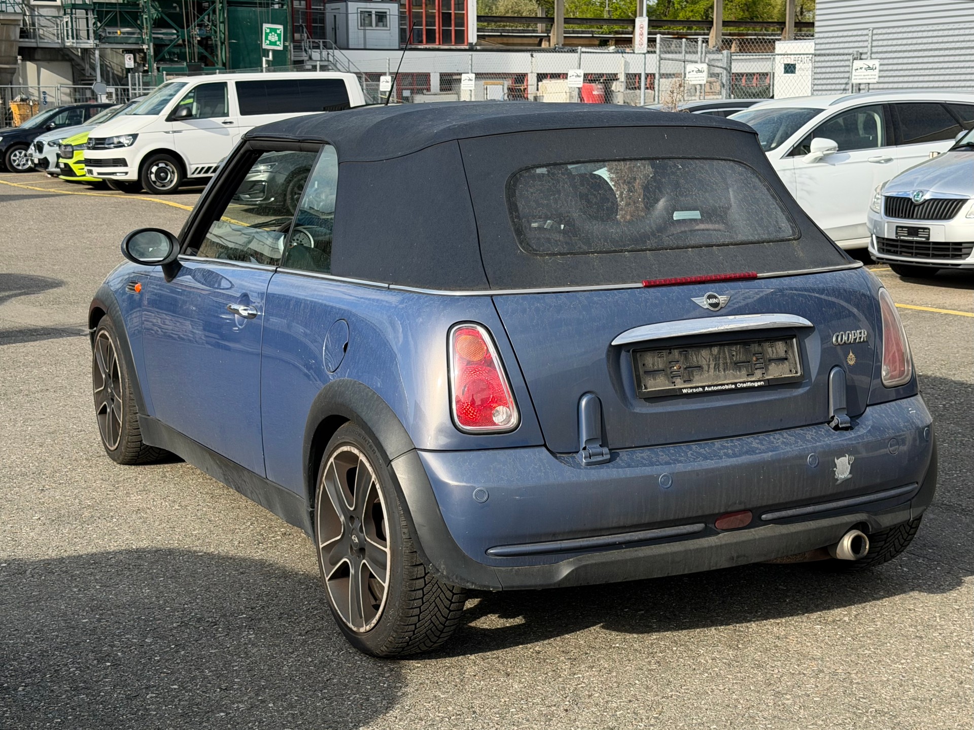 MINI Cooper Cabriolet-image-1