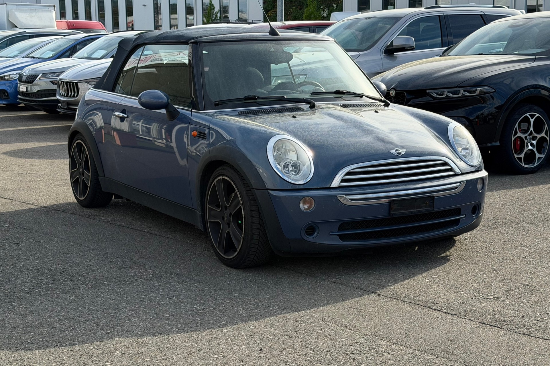 MINI Cooper Cabriolet-image-2