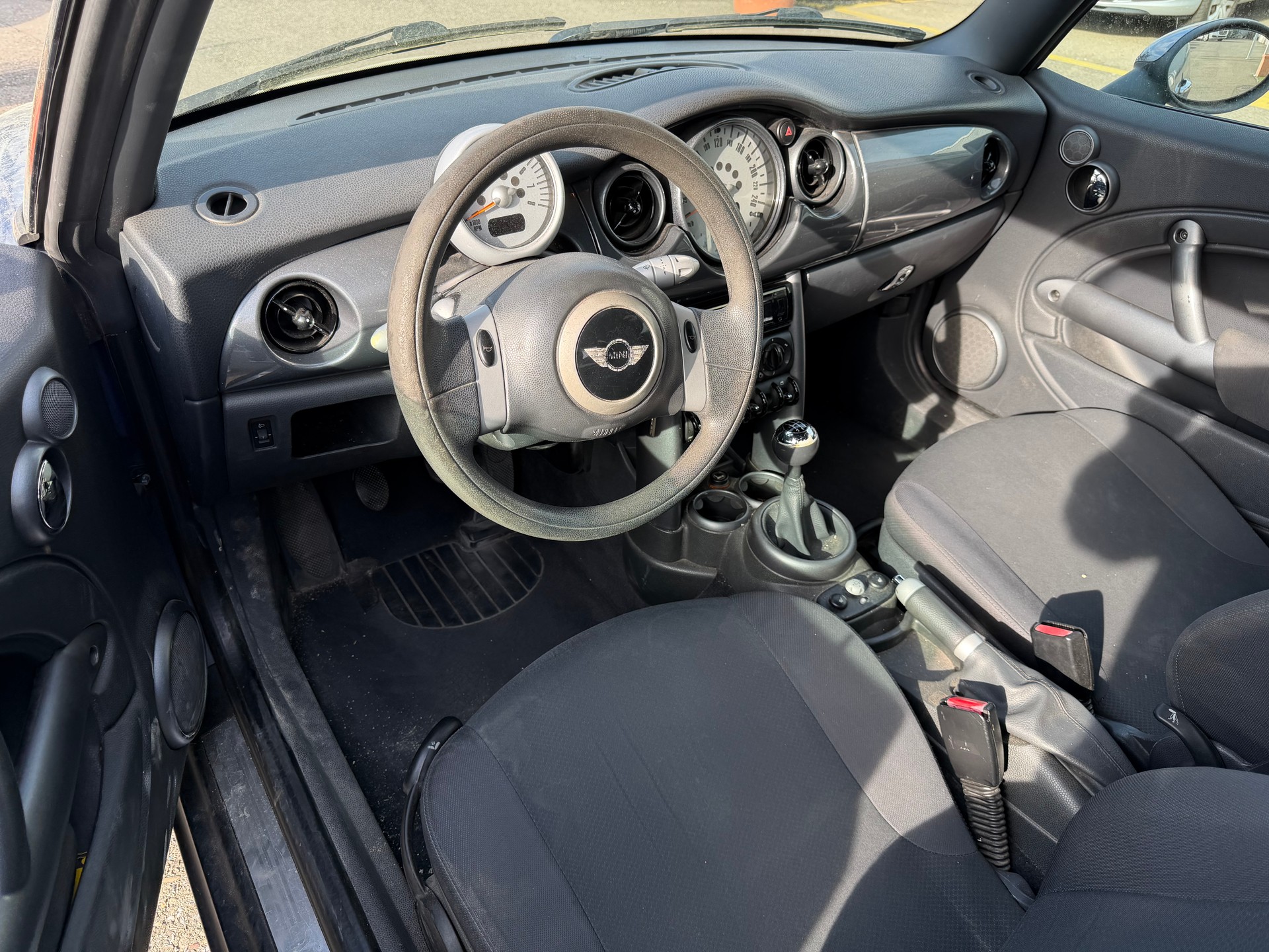 MINI Cooper Cabriolet-image-8