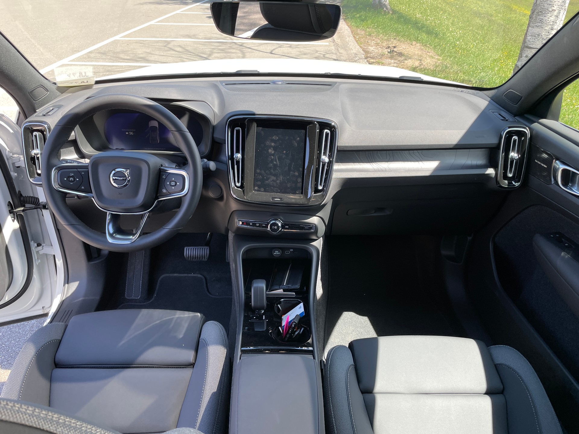 VOLVO C40 Recharge P8 Twin AWD Pure Electric Ultimate-image-18