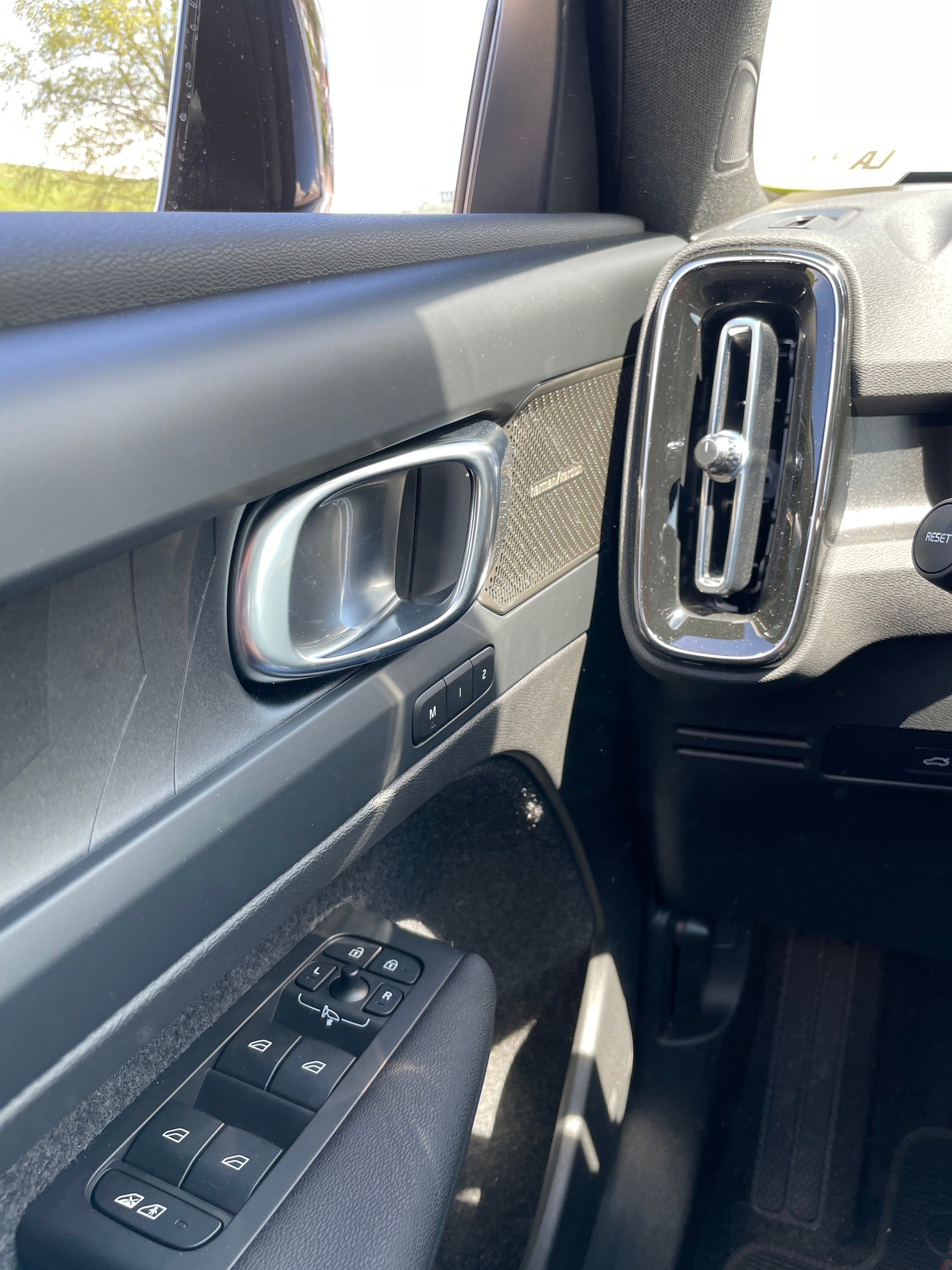 VOLVO C40 Recharge P8 Twin AWD Pure Electric Ultimate-image-21