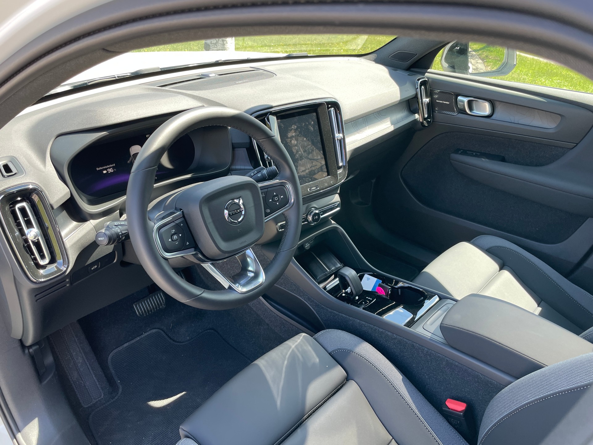 VOLVO C40 Recharge P8 Twin AWD Pure Electric Ultimate-image-11