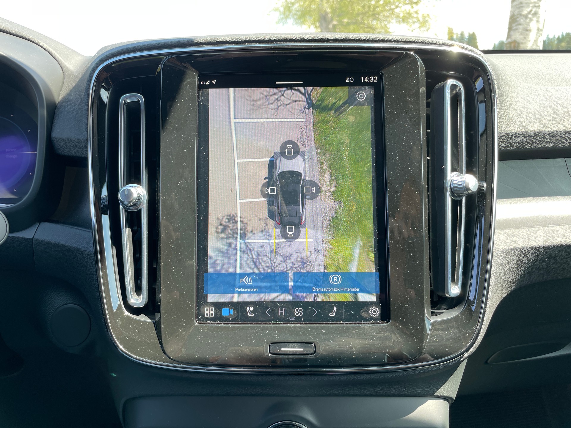 VOLVO C40 Recharge P8 Twin AWD Pure Electric Ultimate-image-22