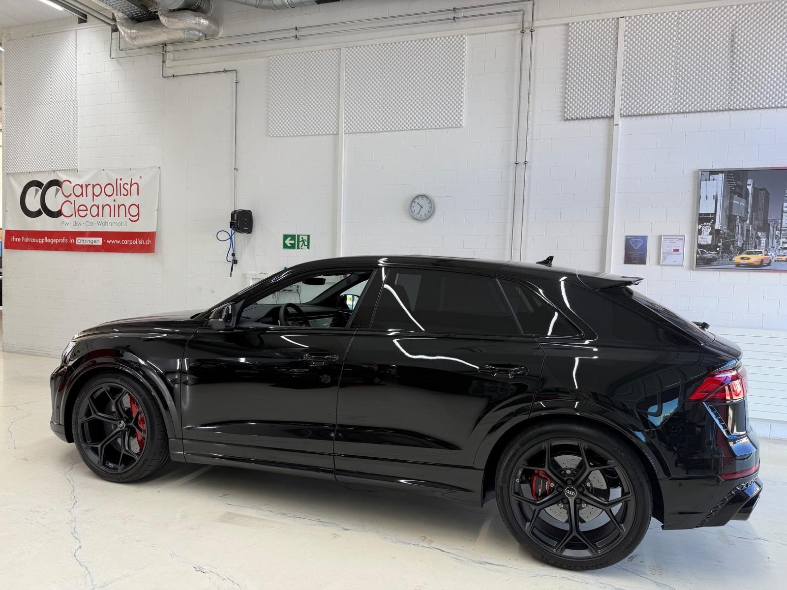 AUDI AUDI RSQ8 performance - CH-Fahrzeug / Leasing möglich / Gratisservice / Keramikbremsen / Panoramadach / Sportabgasanlage u.v.m.-image-6