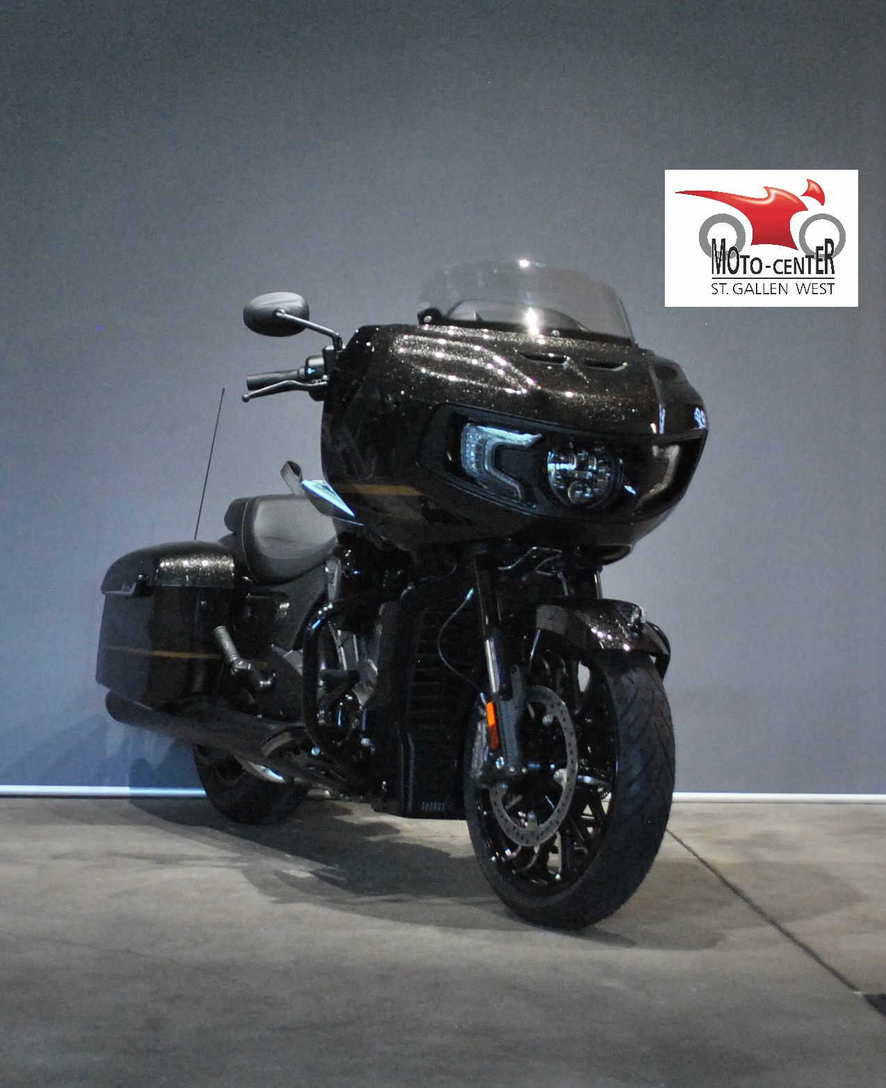 INDIAN Challenger Dark Horse 112