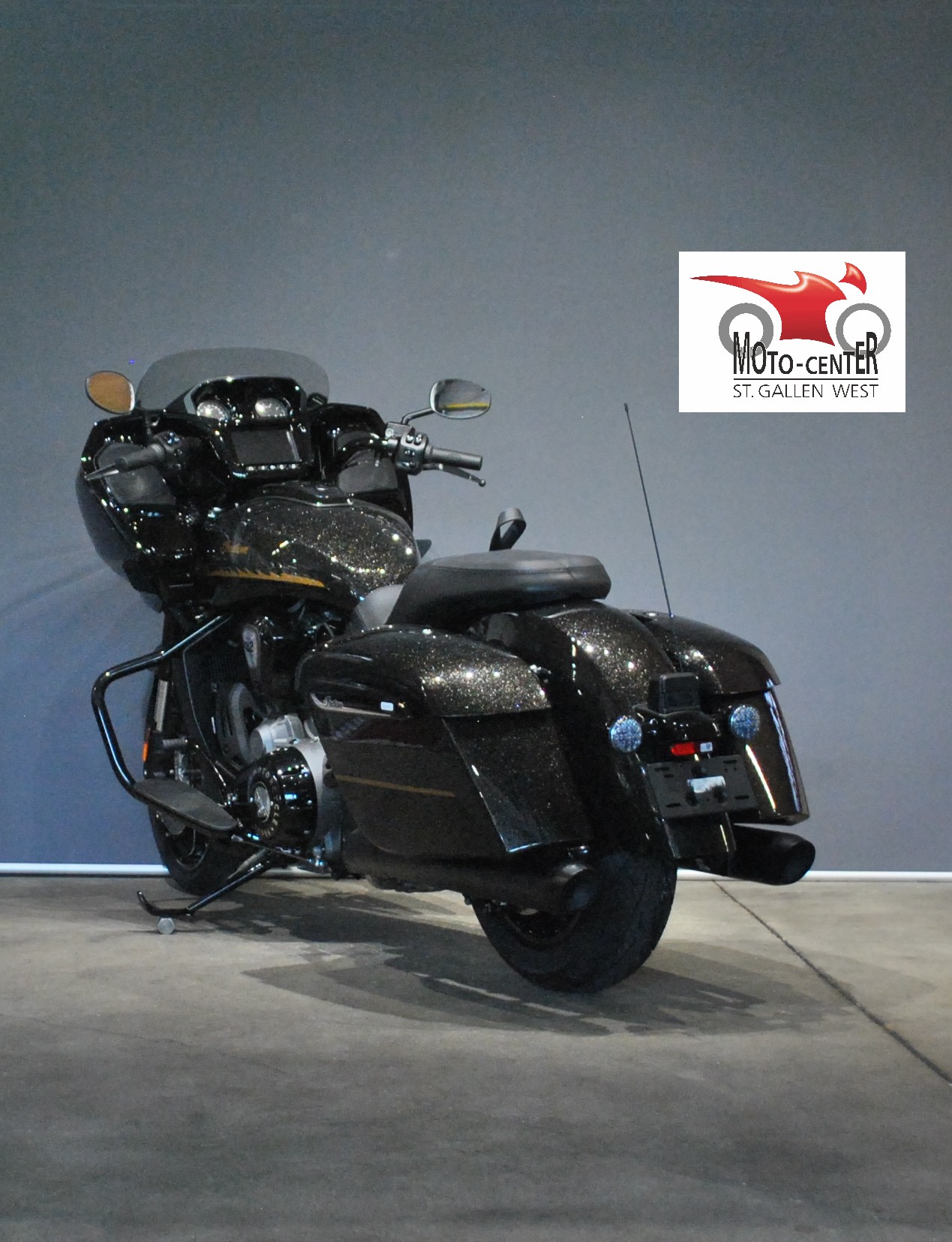INDIAN Challenger Dark Horse 112-showroom-element-3