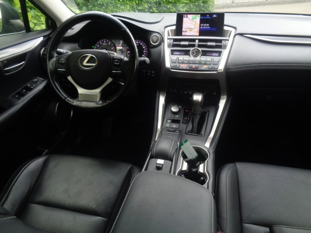 LEXUS NX 200t excellence AWD Automatic-image-3