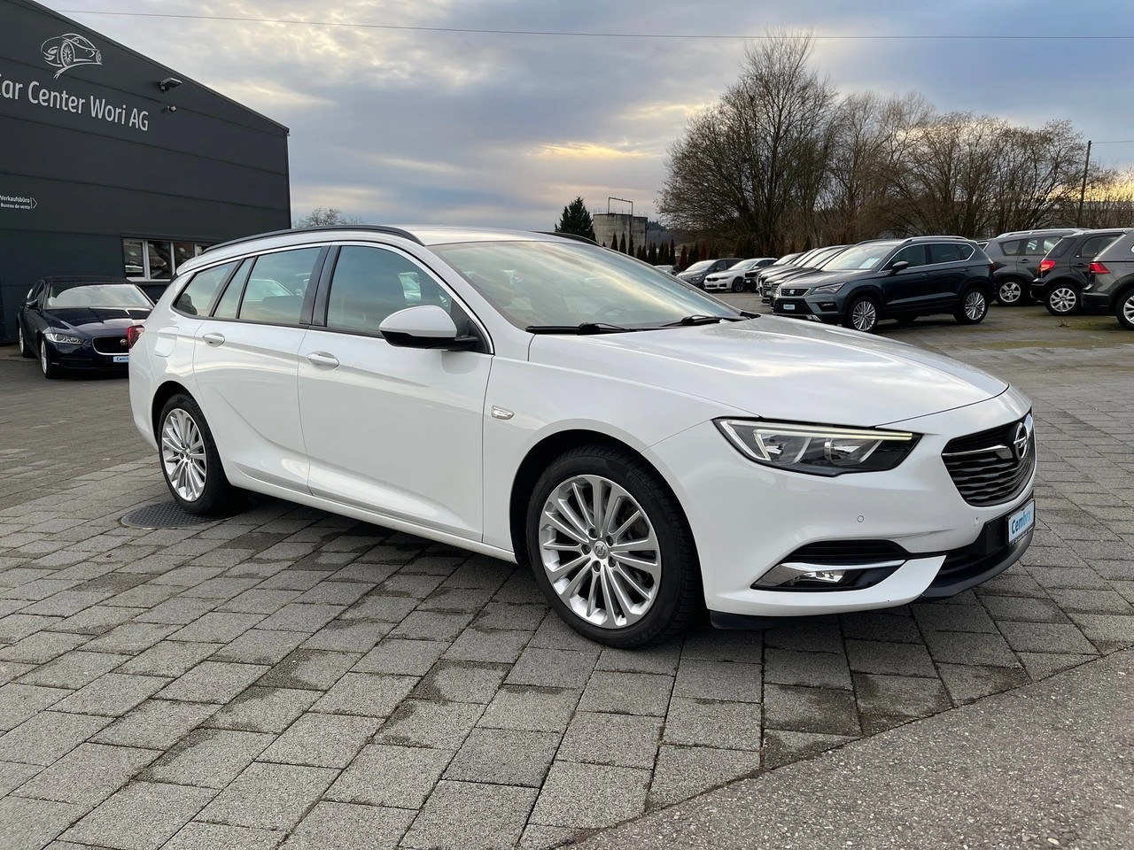 OPEL Insignia 2.0 CDTI Sports Tourer Edition Automatic-image-4