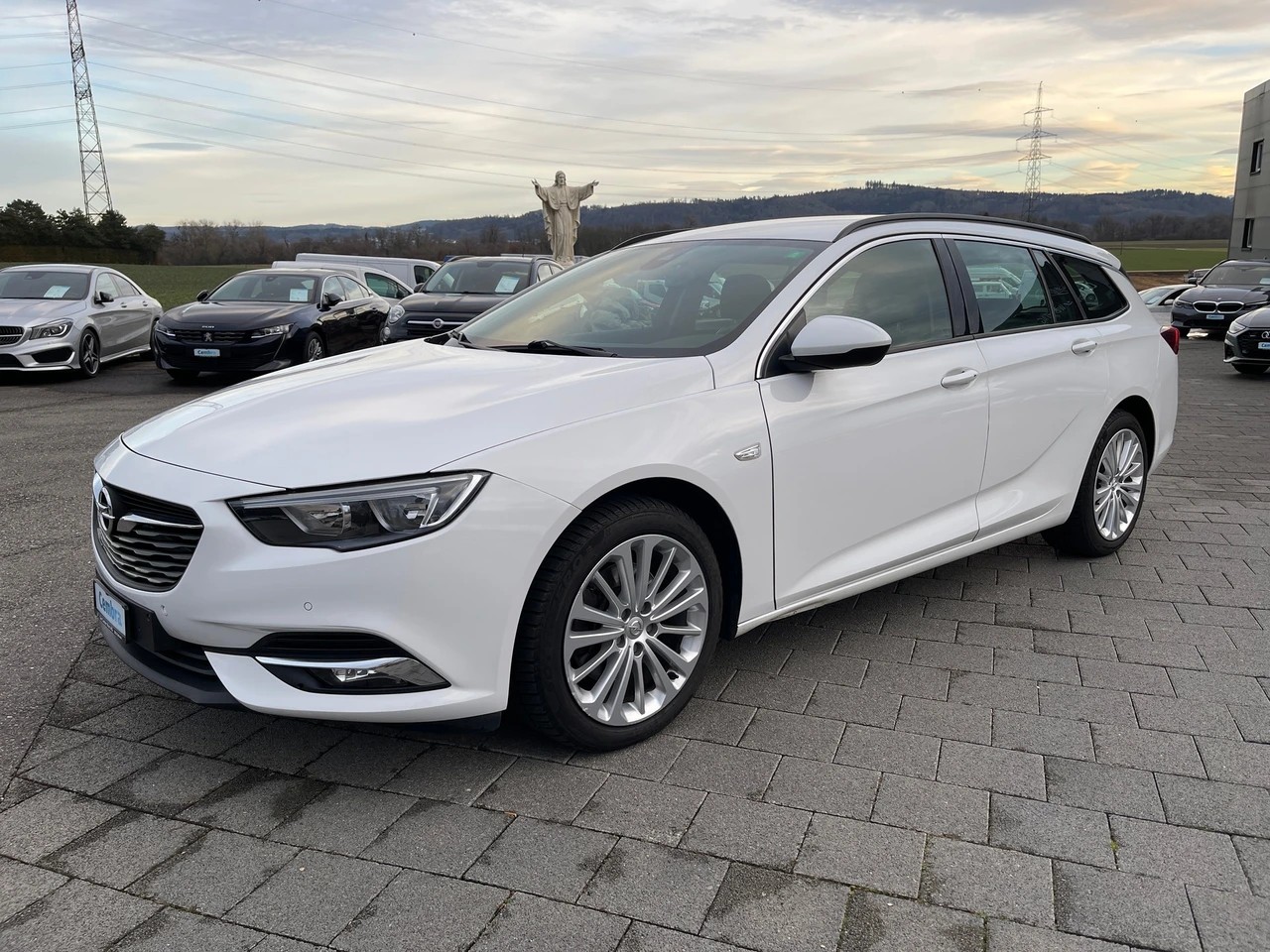 OPEL Insignia 2.0 CDTI Sports Tourer Edition Automatic-image-1