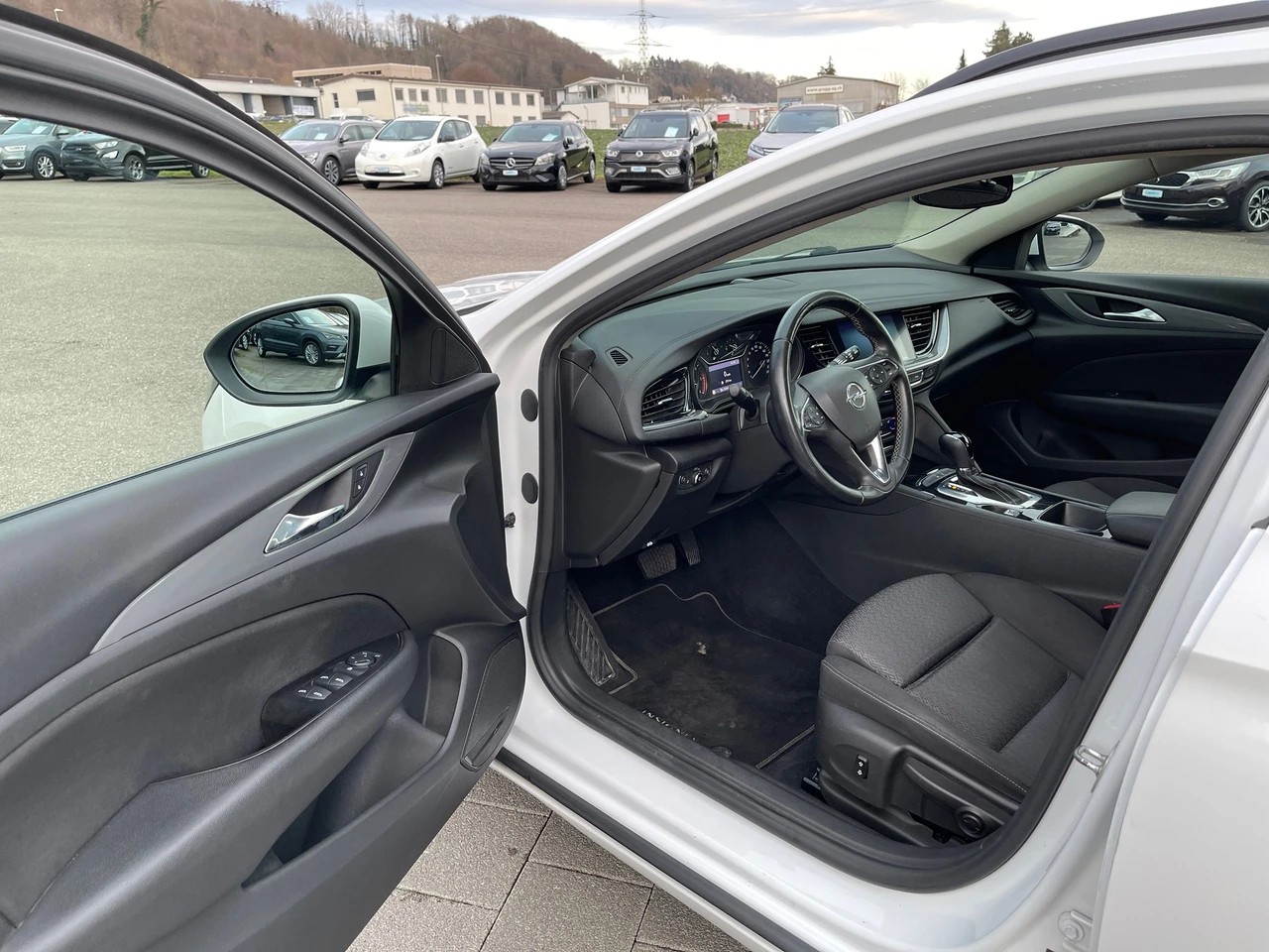 OPEL Insignia 2.0 CDTI Sports Tourer Edition Automatic-image-6