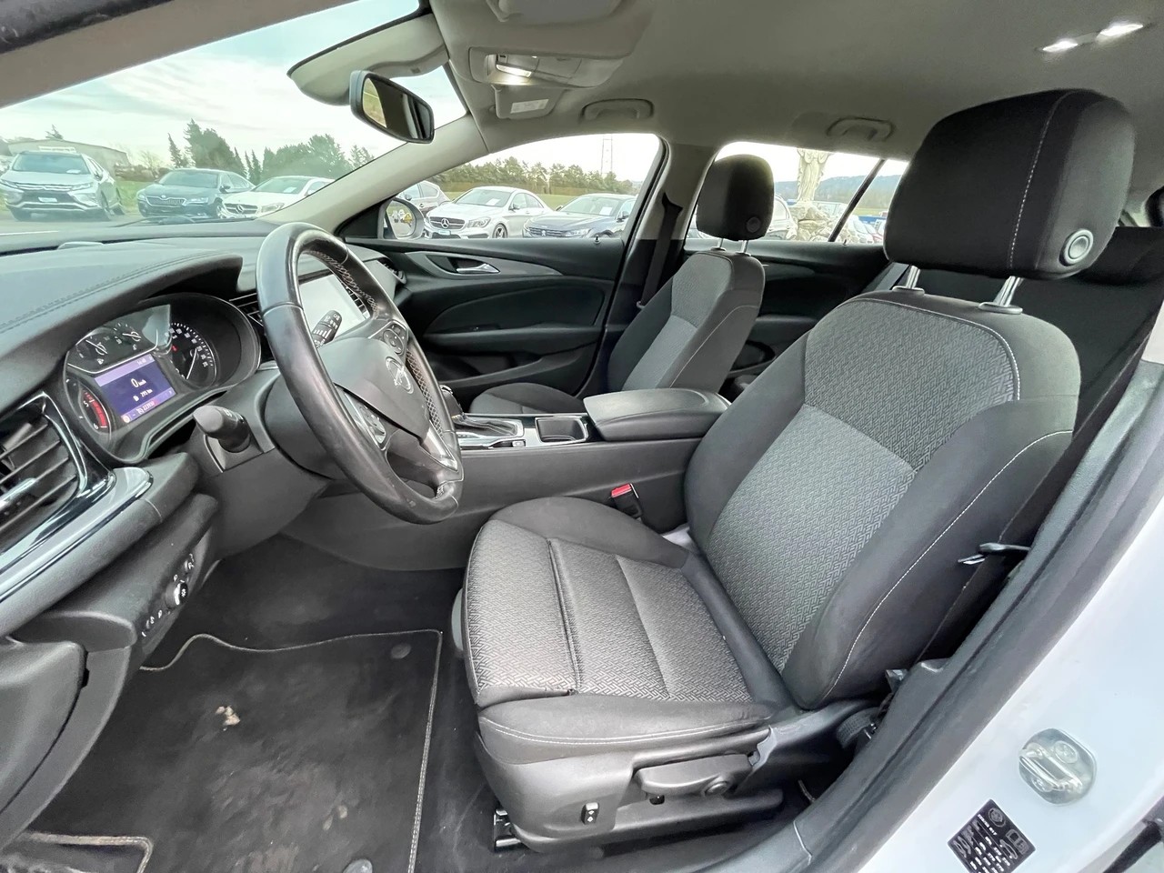 OPEL Insignia 2.0 CDTI Sports Tourer Edition Automatic-image-8