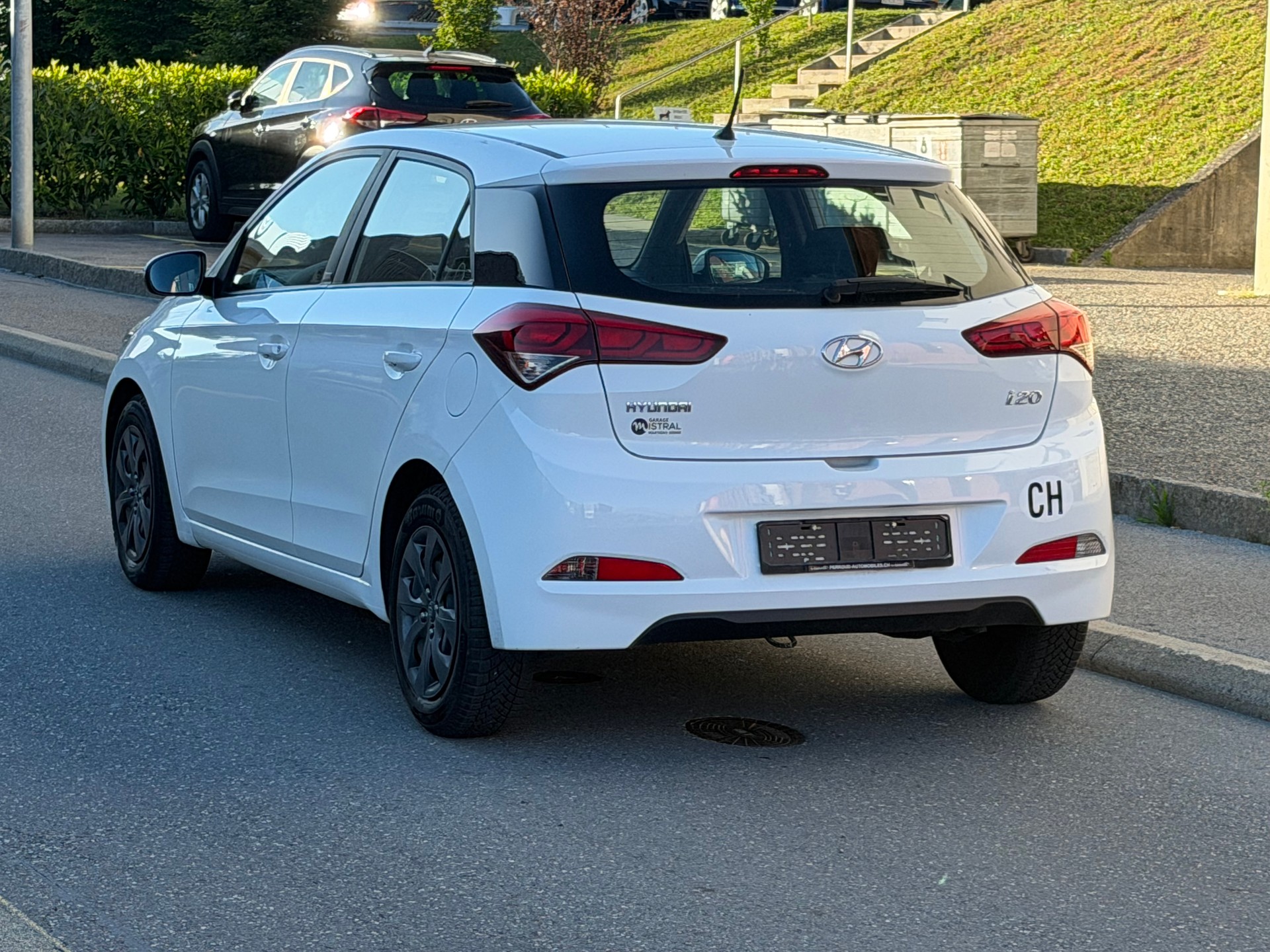 HYUNDAI i20 1.2 Amplia-image-5