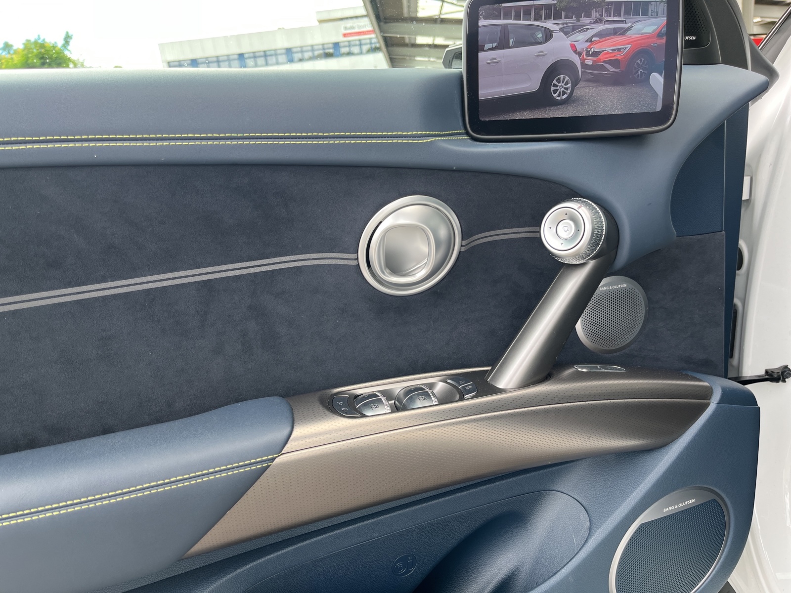 GENESIS GV60 77.4 kWh Sport Plus AWD-image-6