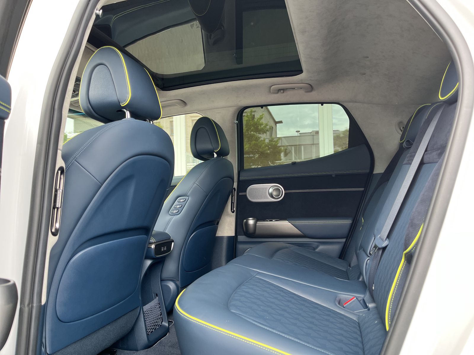 GENESIS GV60 77.4 kWh Sport Plus AWD-image-11