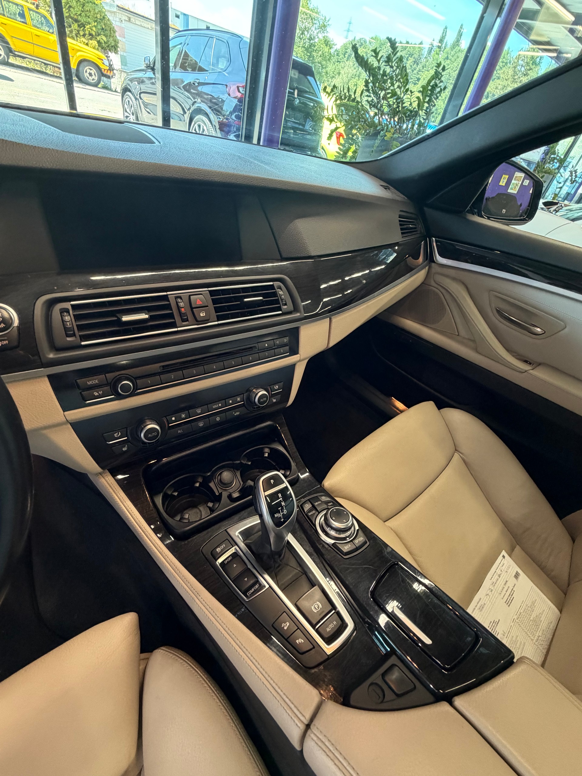 BMW 535d xDrive Touring Steptronic-image-13