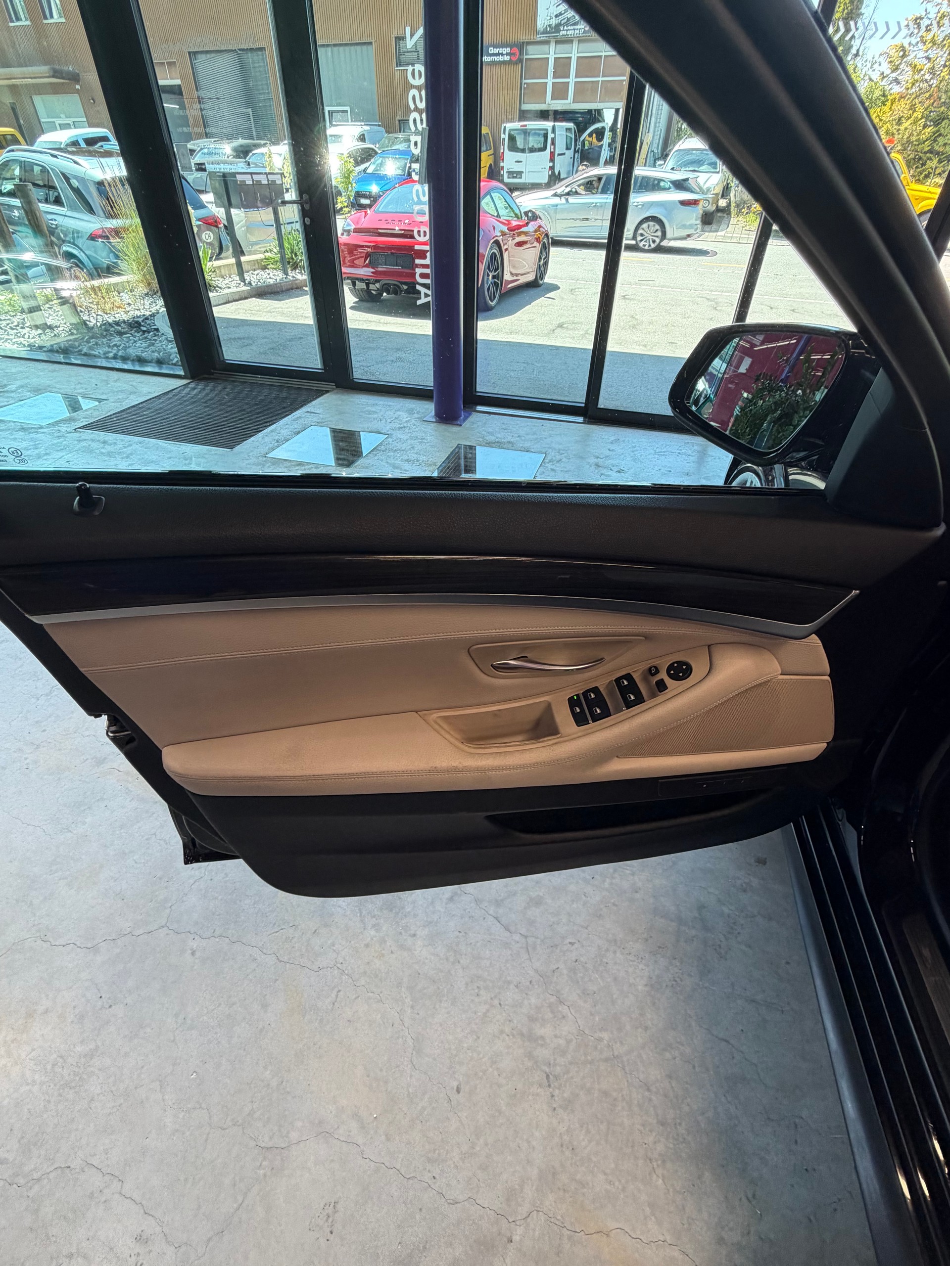 BMW 535d xDrive Touring Steptronic-image-11