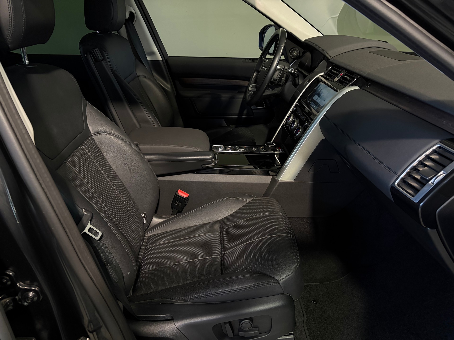 LAND ROVER Discovery 3.0 SDV6 HSE Automatic*CH-Fahrzeug*-image-8