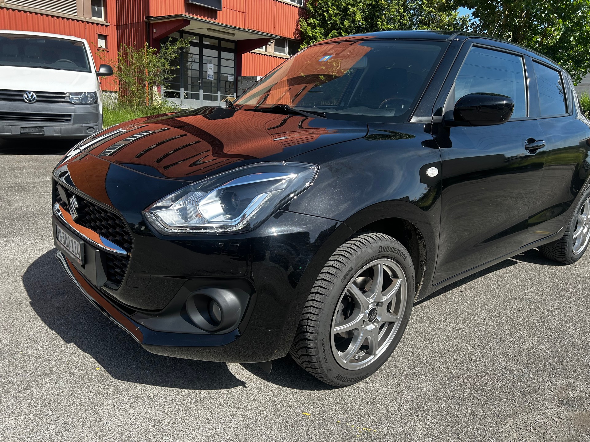 SUZUKI Swift 1.2 Compact Top 4x4 Hybrid-image-1