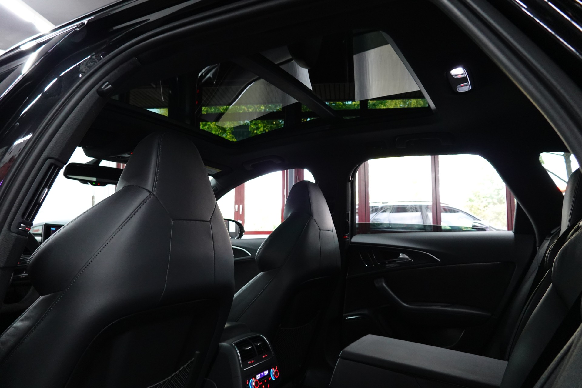 AUDI RS6 AVANT 4.0 TFSI V8 BLACK PERFORMANCE QUATTRO ON 22"-image-33