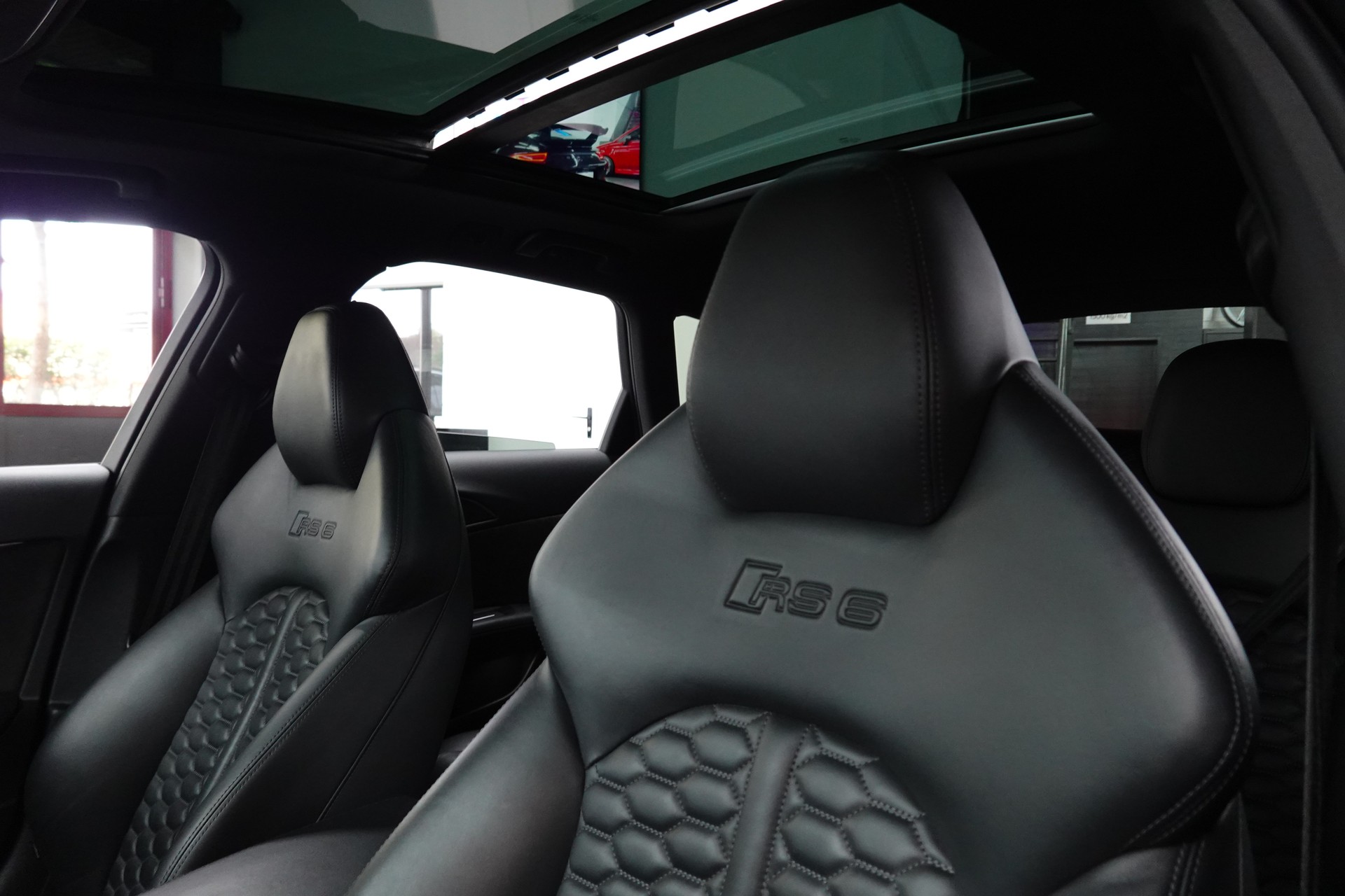 AUDI RS6 AVANT 4.0 TFSI V8 BLACK PERFORMANCE QUATTRO ON 22"-image-31