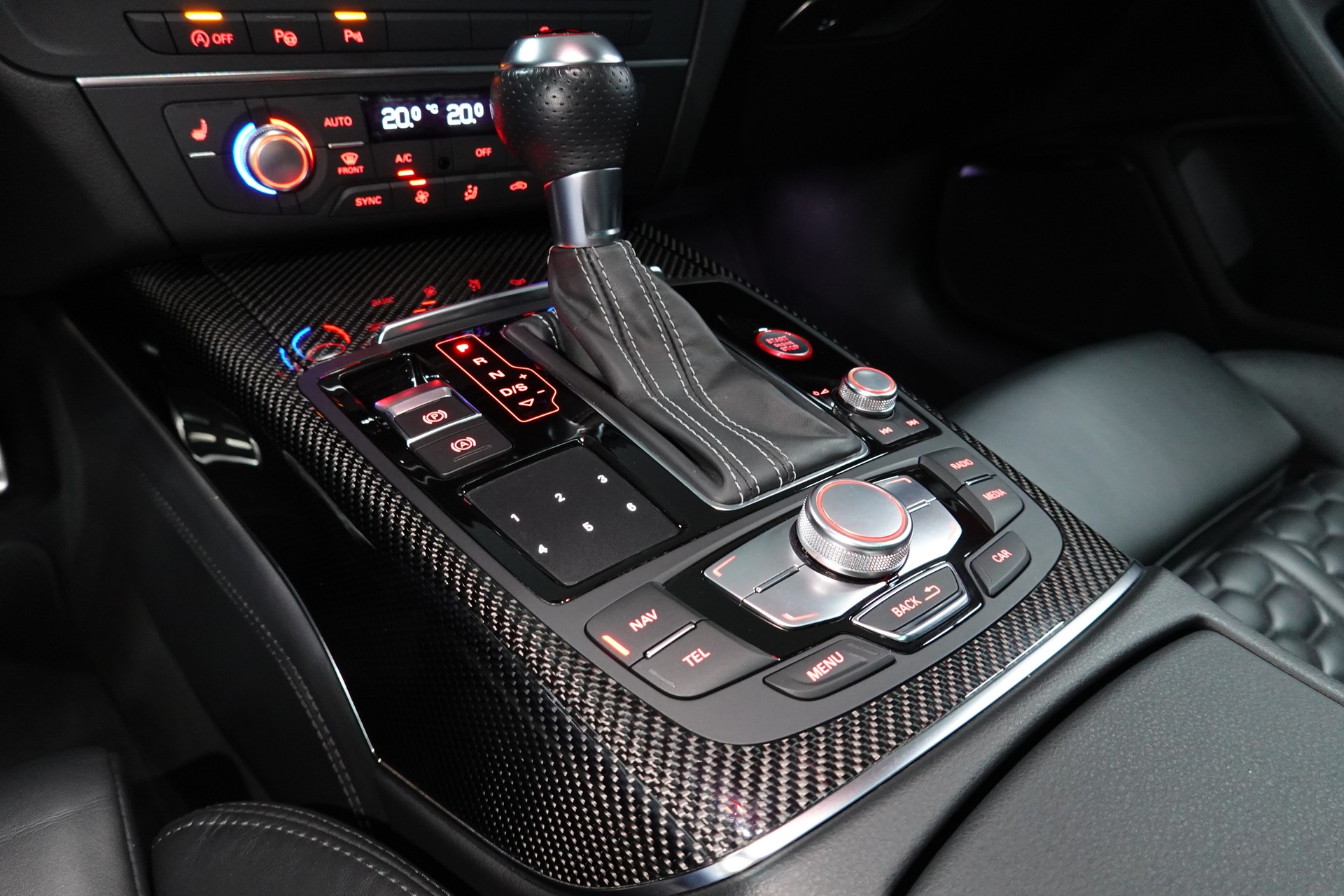 AUDI RS6 AVANT 4.0 TFSI V8 BLACK PERFORMANCE QUATTRO ON 22"-image-27