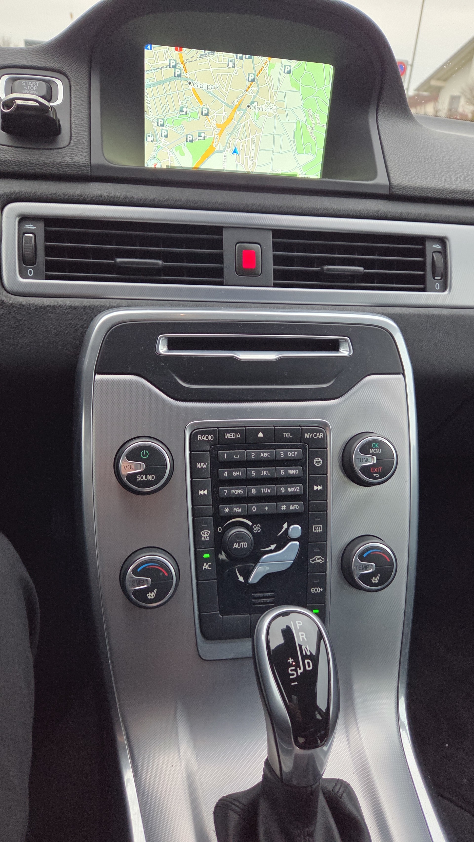 VOLVO 2.0 D3 Kinetic-image-3