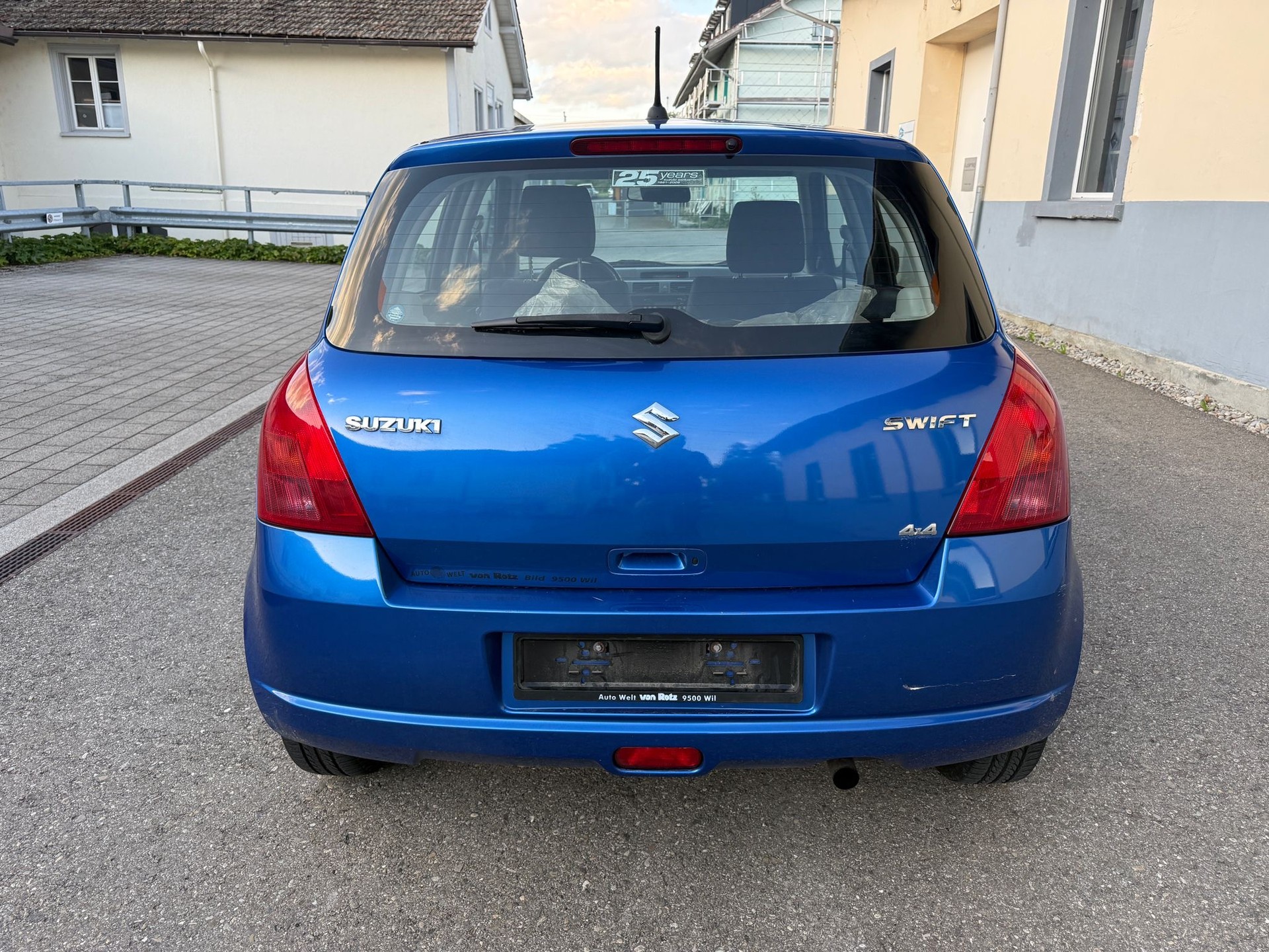 SUZUKI Swift 1.3i 16V GL 4x4-image-6