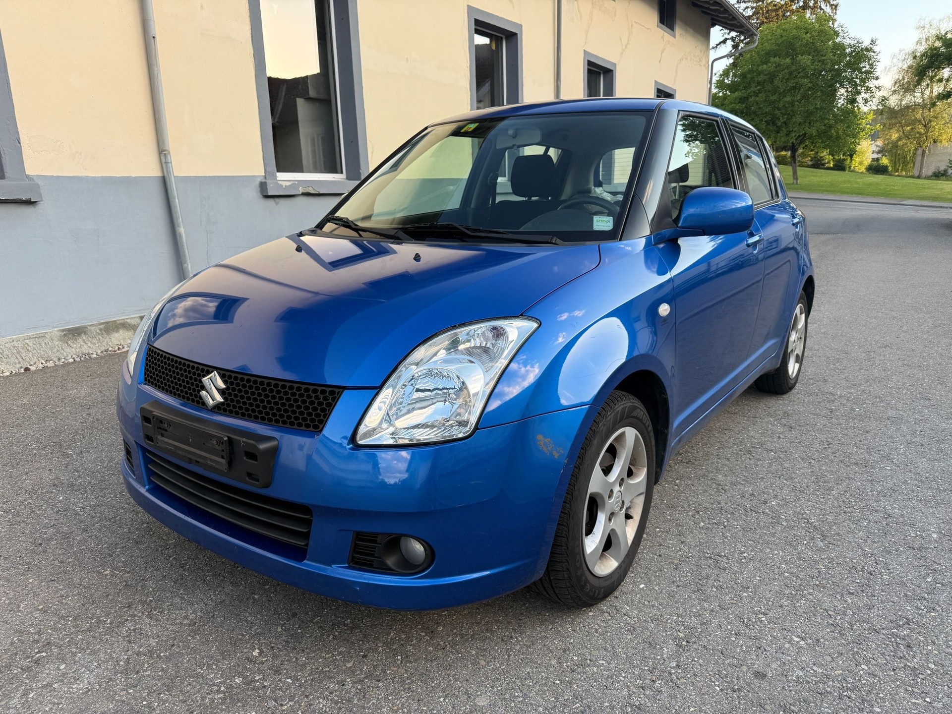 SUZUKI Swift 1.3i 16V GL 4x4-showroom-element-3