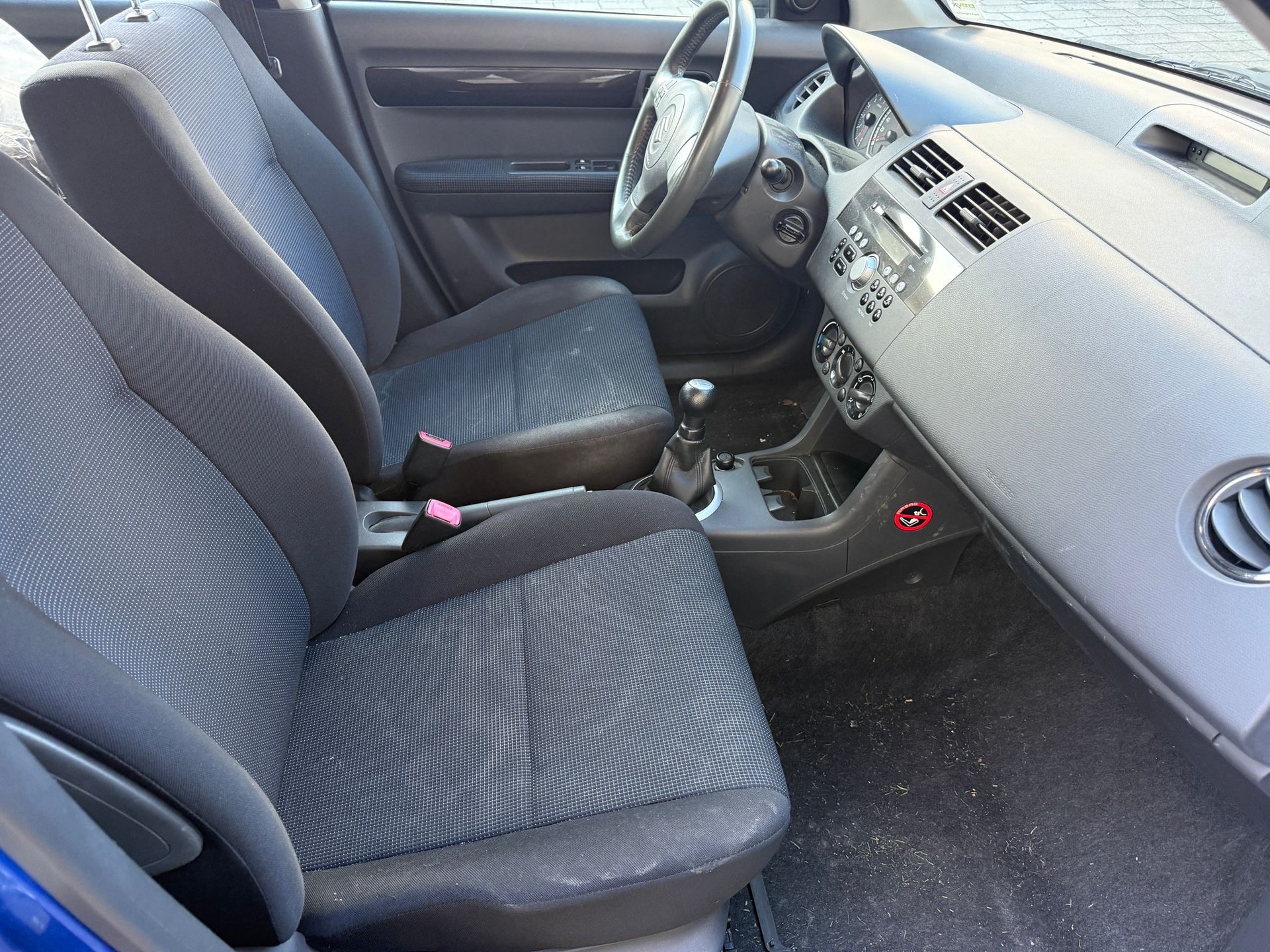 SUZUKI Swift 1.3i 16V GL 4x4-image-12