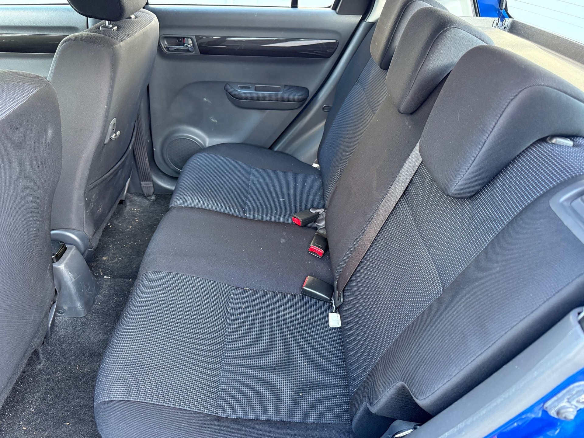 SUZUKI Swift 1.3i 16V GL 4x4-image-13