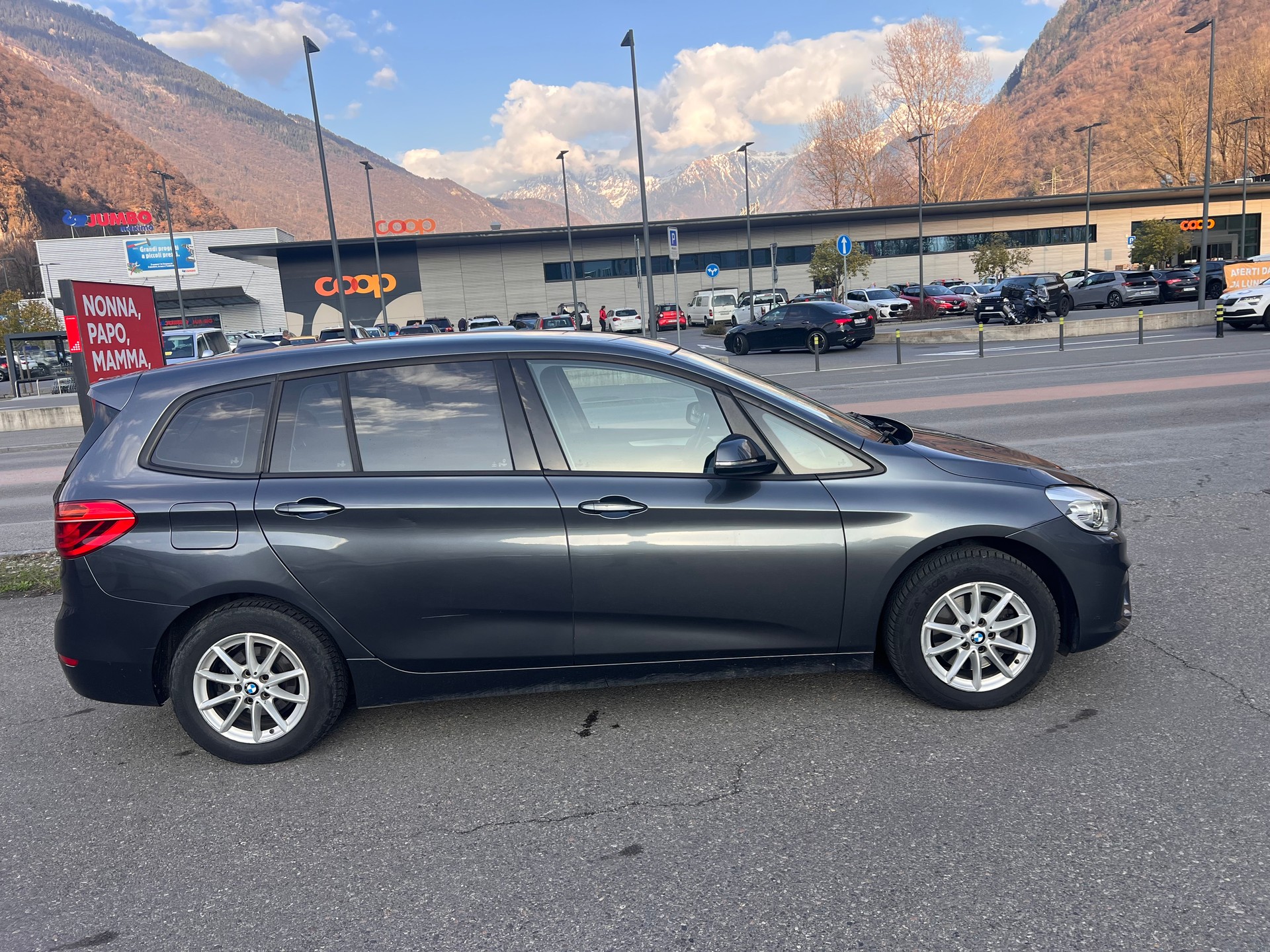 BMW 218d xDrive Gran Tourer Luxury Line Steptronic-image-0
