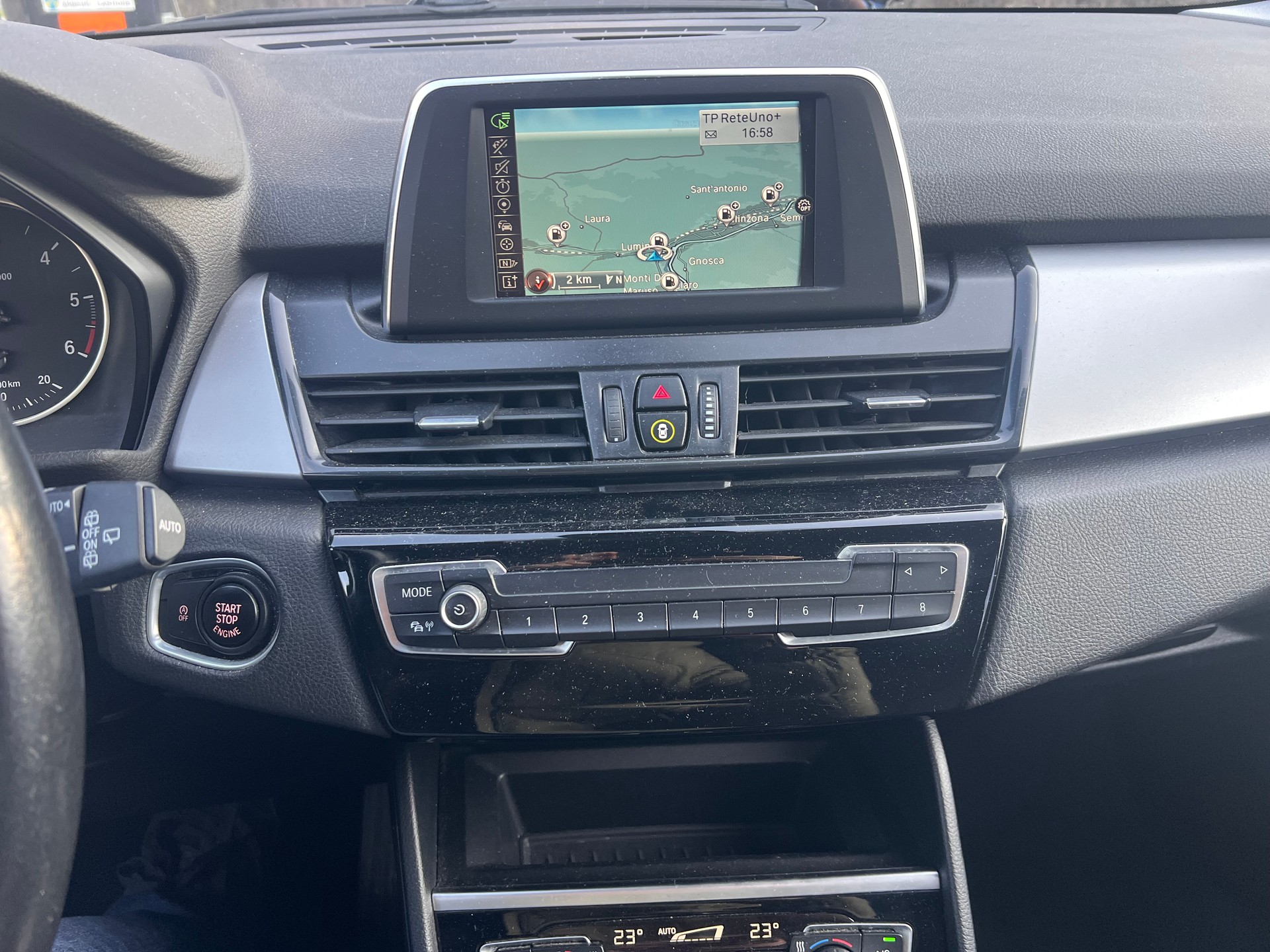BMW 218d xDrive Gran Tourer Luxury Line Steptronic-image-11