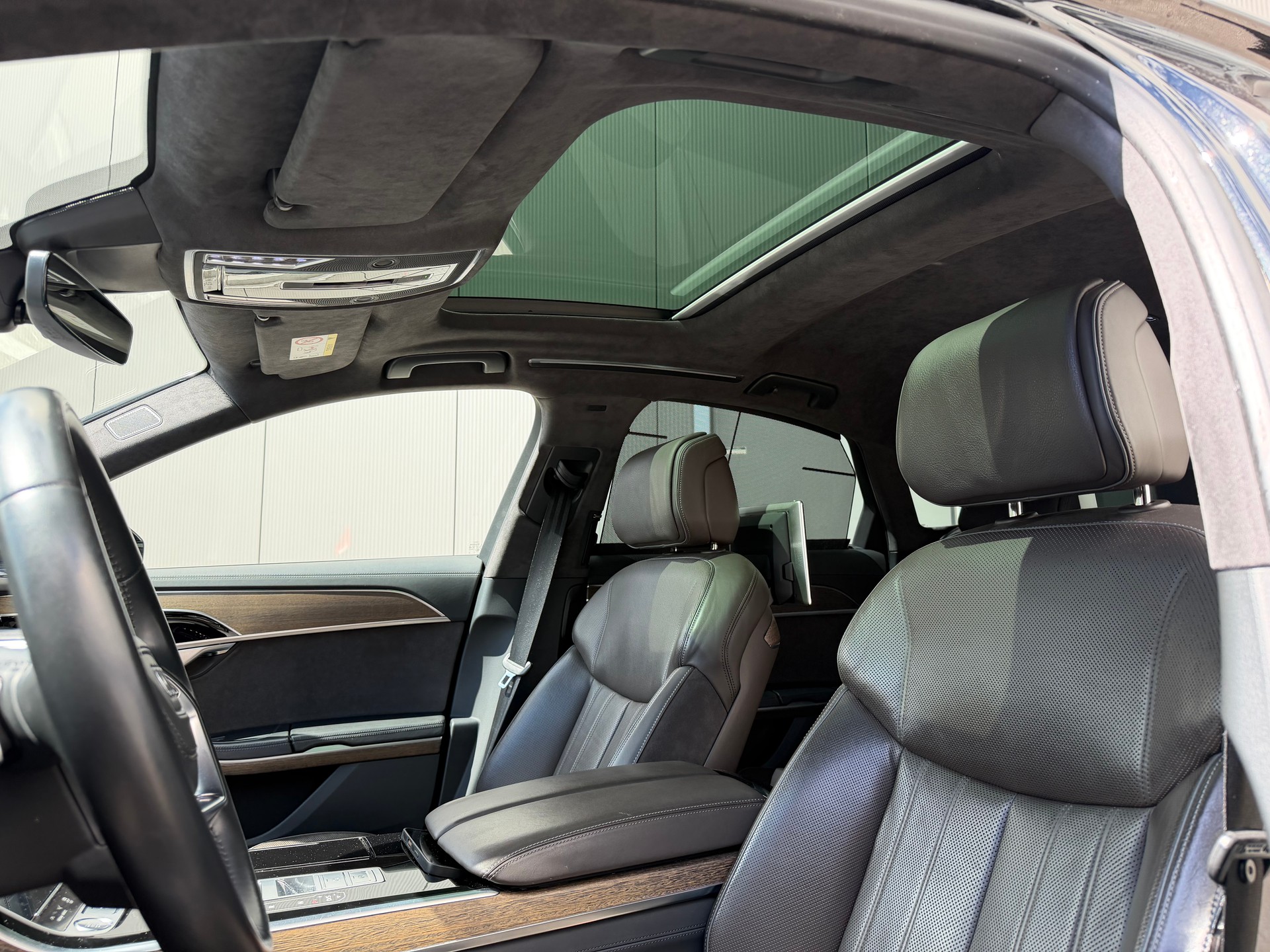AUDI A8 50 TDI quattro tiptronic-image-13