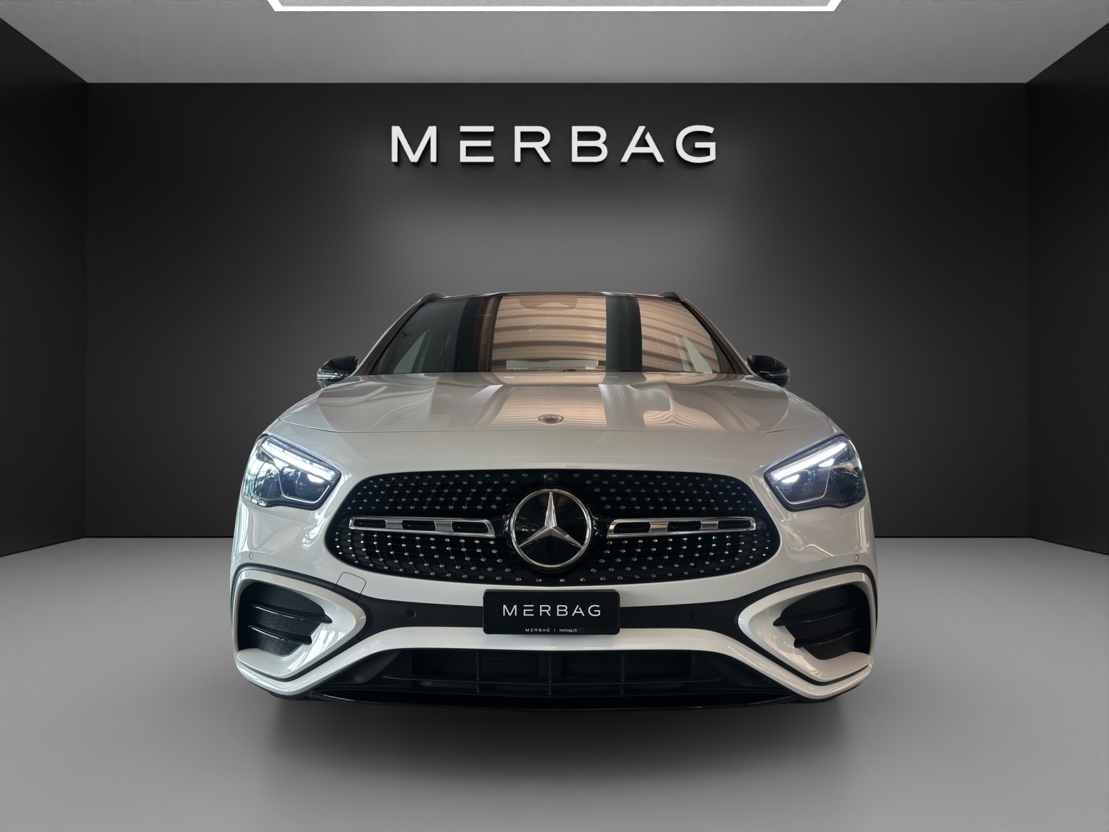 MERCEDES-BENZ GLA 220d 4Matic 8G-DCT-image-1
