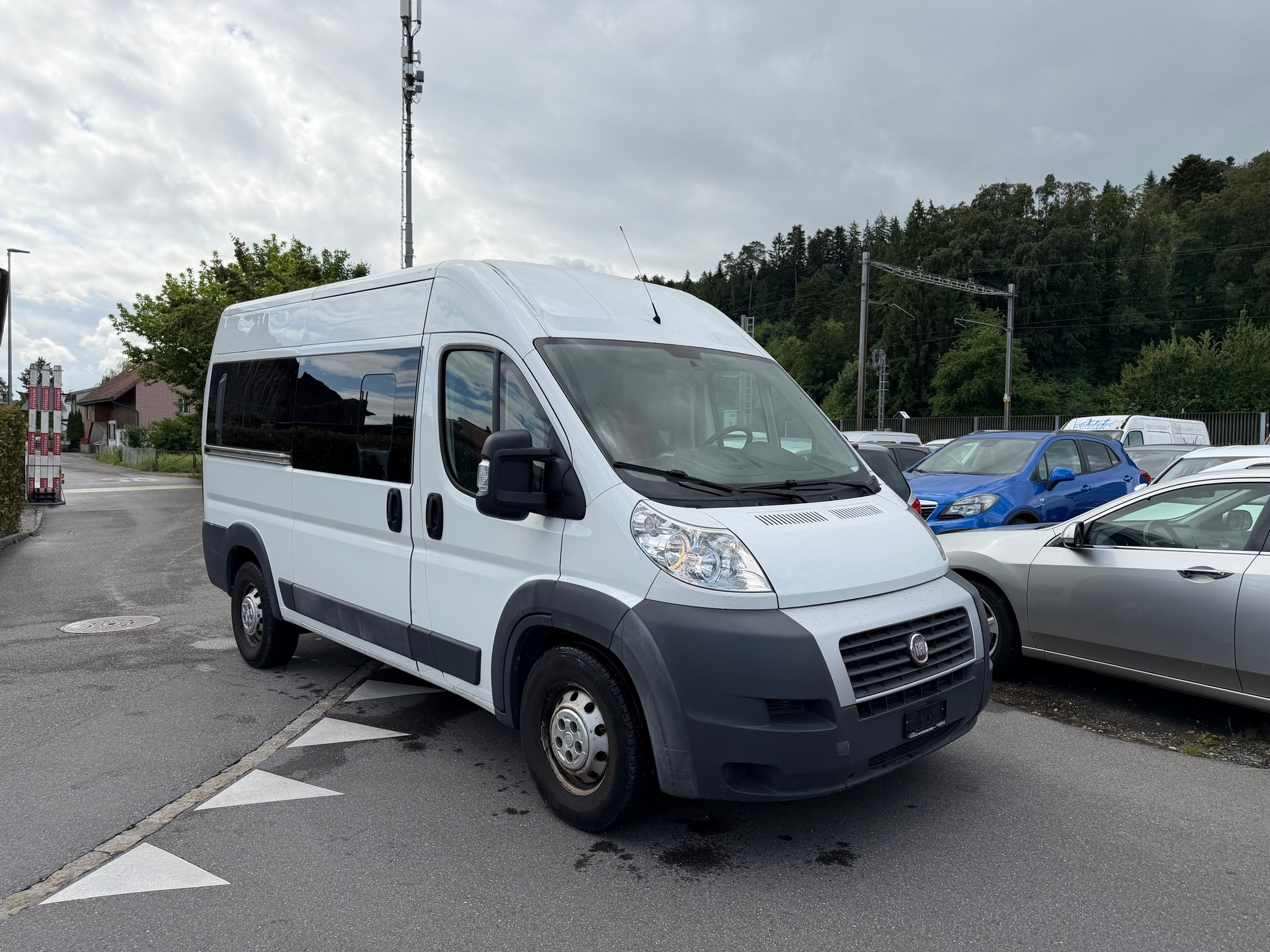 FIAT Ducato 17Q 2.3 MJ -9Plätze frisch ab Mfk-showroom-element-1