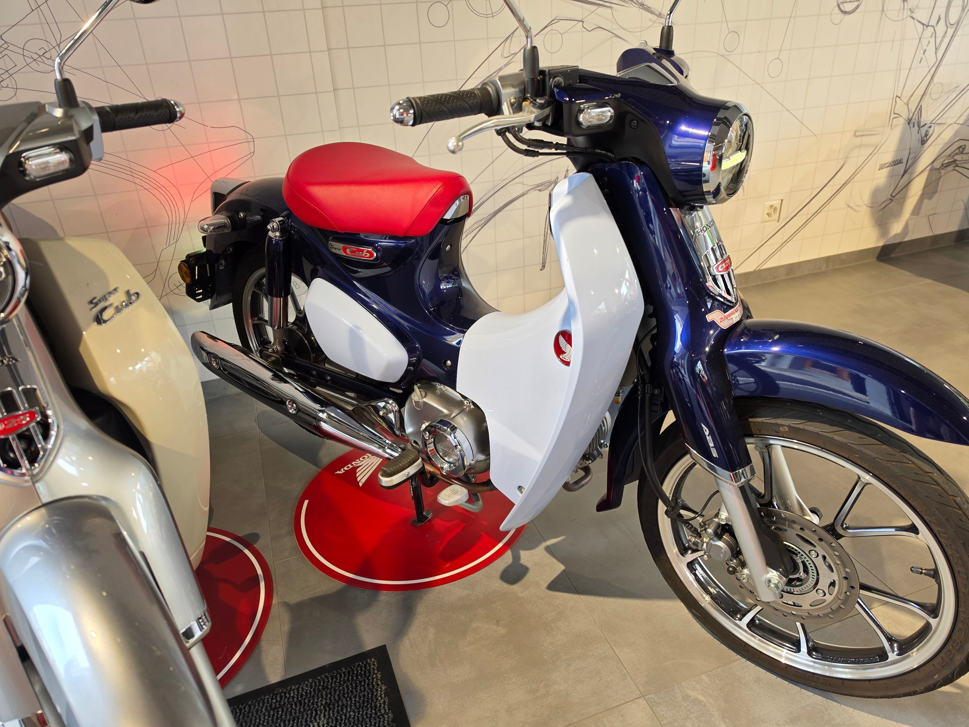 HONDA C 125 Super Cub-image-4